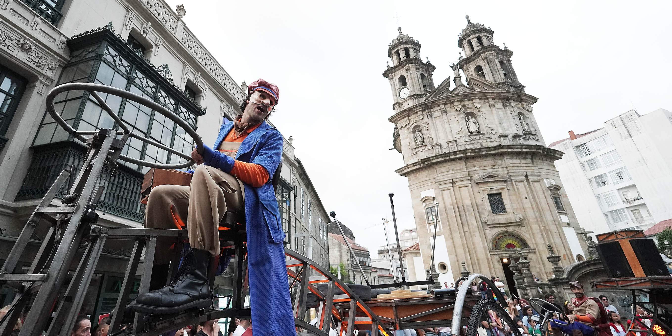 Itineranta, con: Asaco Producciones & Cirko Psikario, La Fam y Troula
