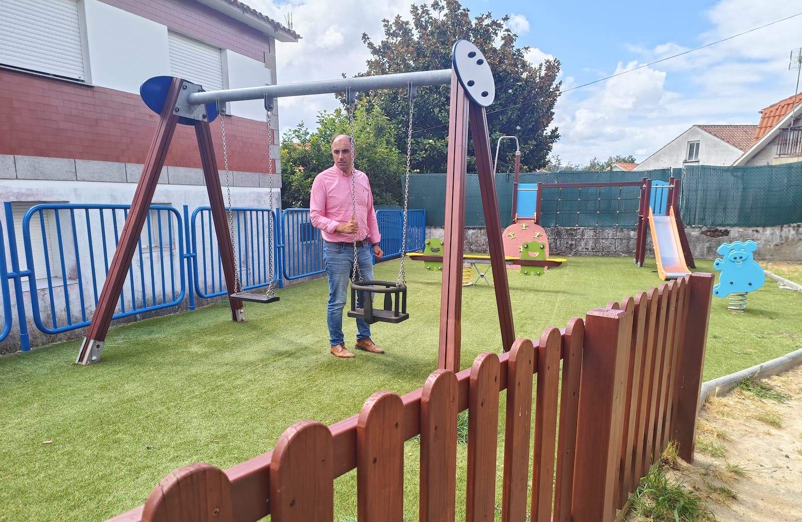 Ángel Moldes, no renovado parque infantil de Anafáns