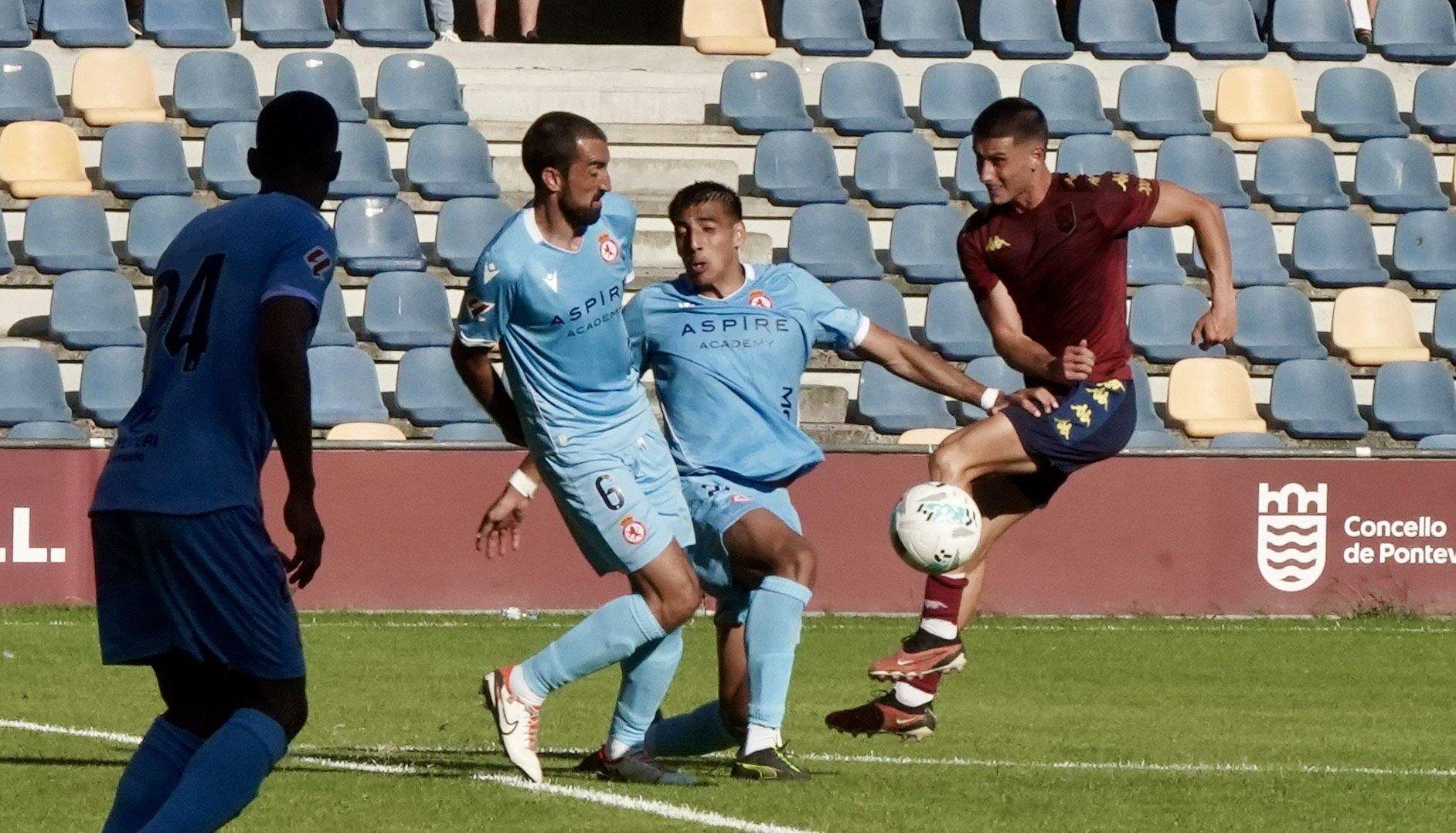Trofeo Luís Otero entre Pontevedra CF e a Cultural Leonesa Trofeo Luís Otero entre Pontevedra CF e a Cultural Leonesa