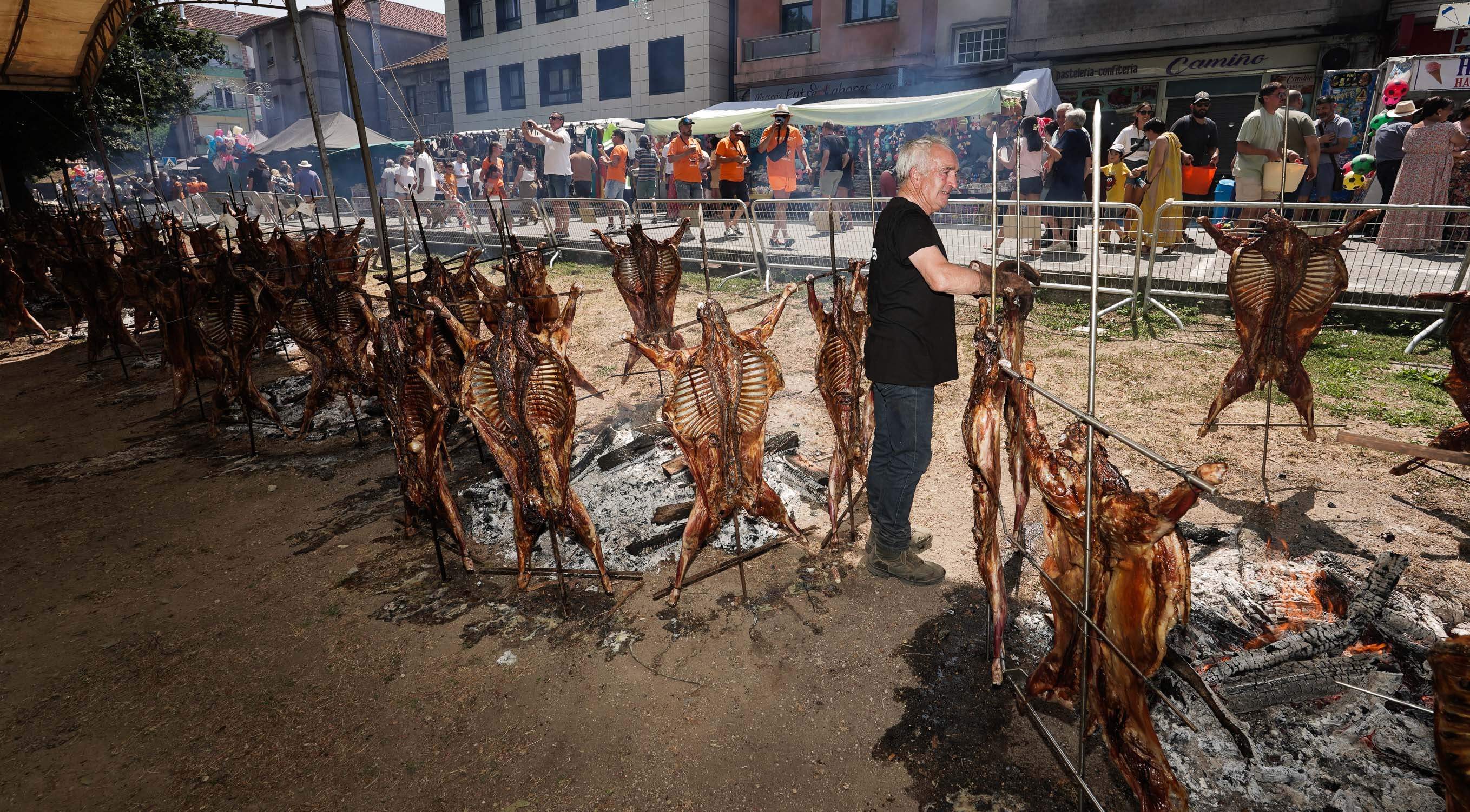 Asistentes a la LVI Festa do Carneiro ao Espeto
