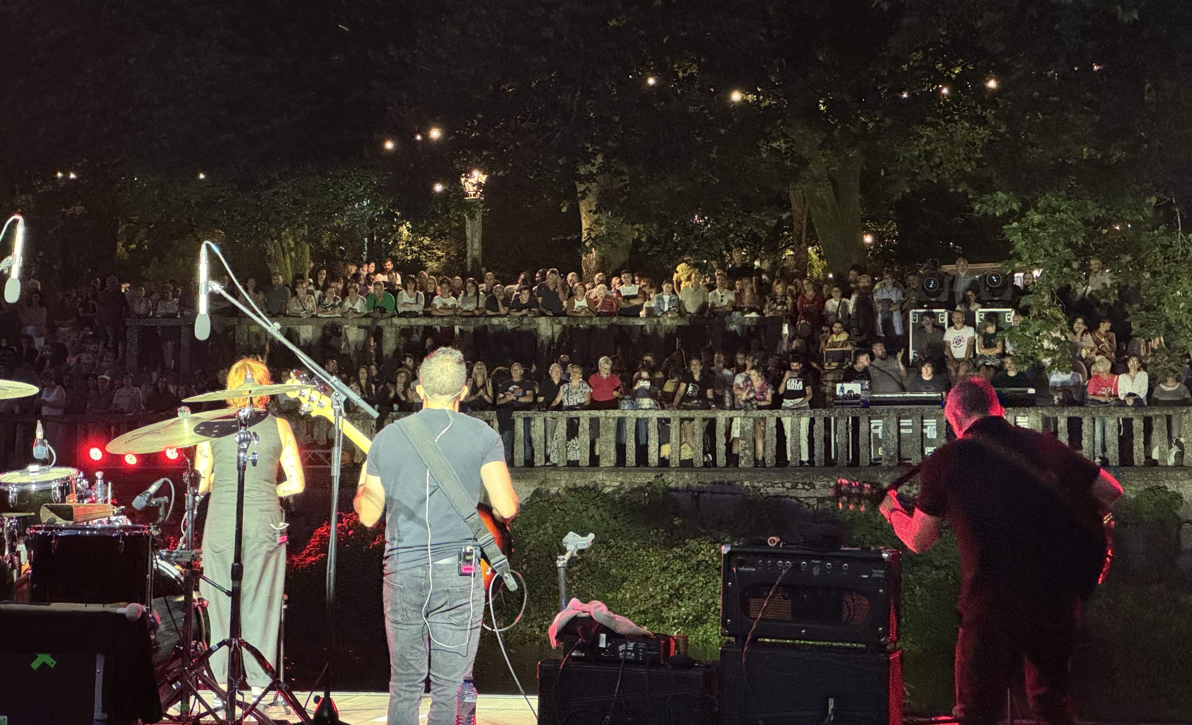 Escenario acuático nas festas de Caldas