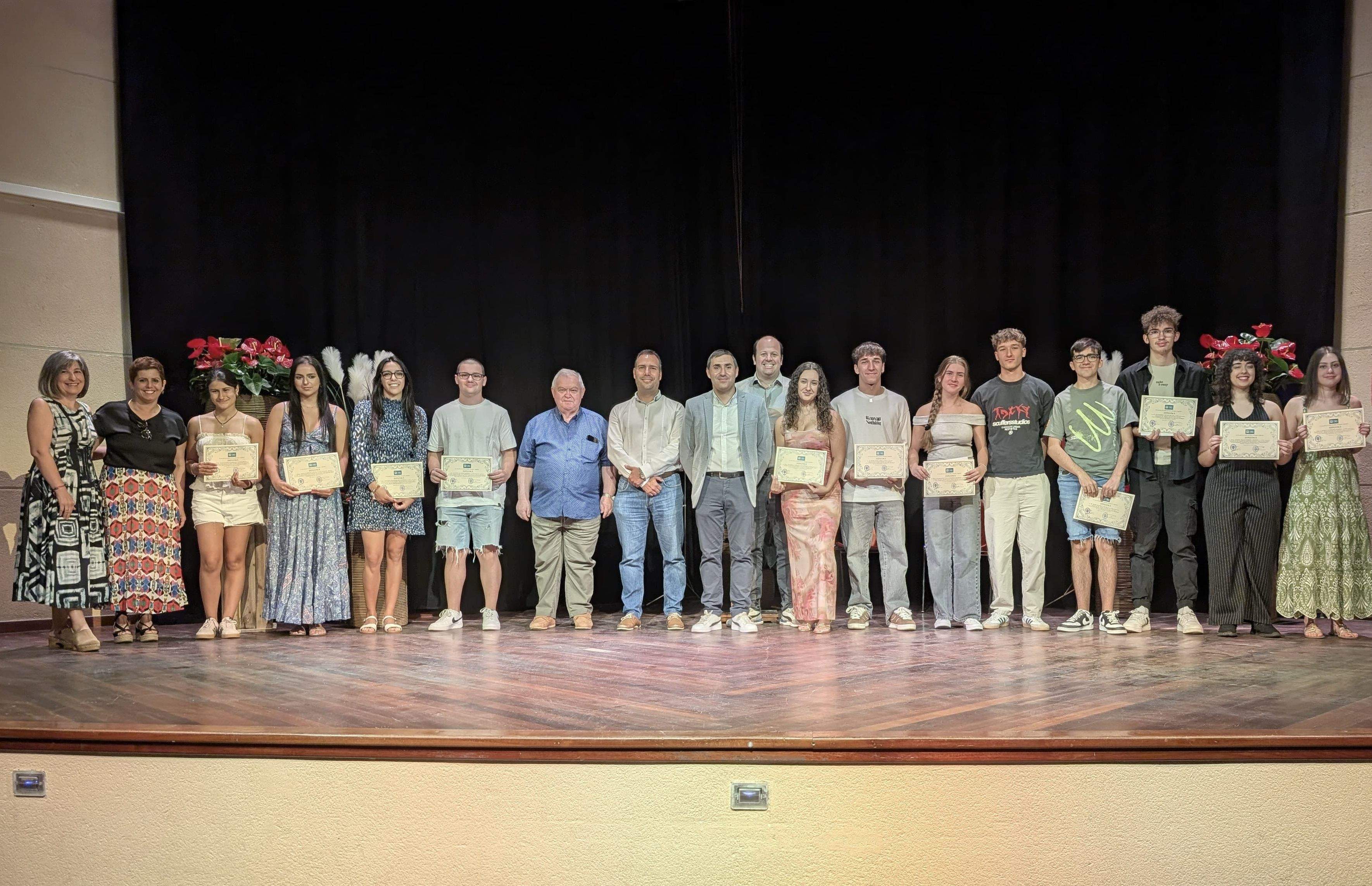 Recoñecemento ás e aos estudantes de Caldas cos mellores expedientes académicos