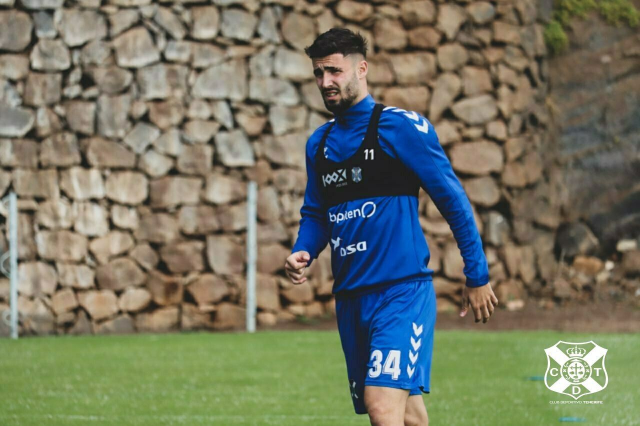 Dani Selma, en un entrenamiento con el Tenerife