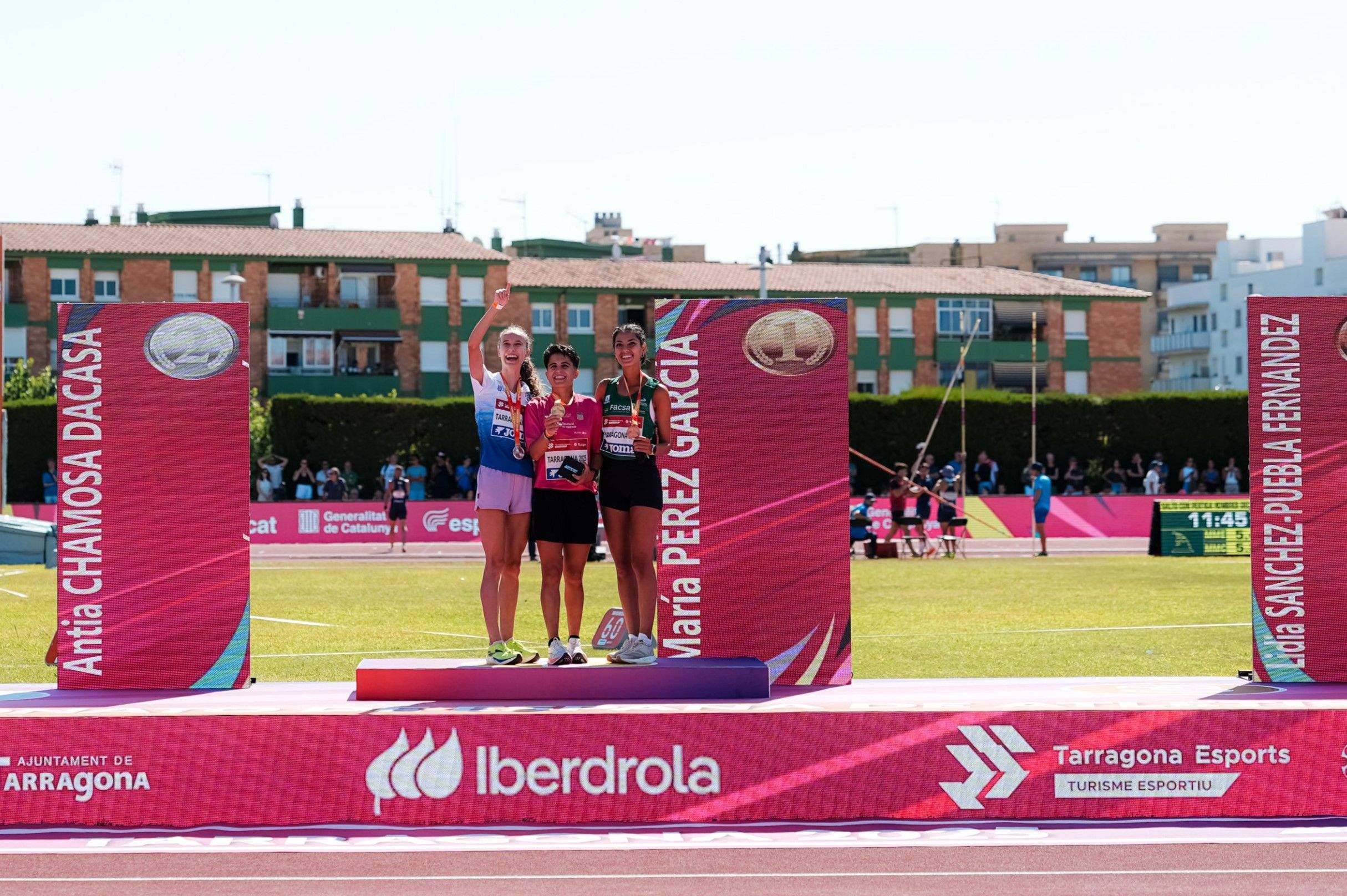 Antía Chamosa, en el podio del Nacional Absoluto de Atletismo