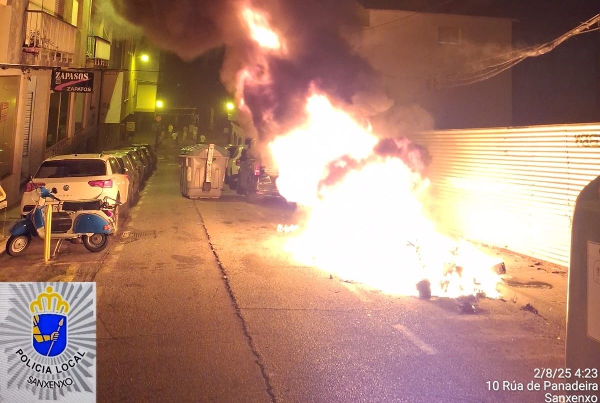 Incendio en contedores de Sanxenxo