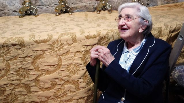 Marucha Marescot durante la entrevista con PontevedraViva en la sacristía de la Iglesia de la Peregrina