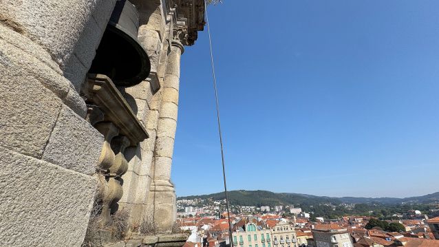 Vista desde la cúpula de la Igresia de la Peregrina con el Monte Castrove al fondo