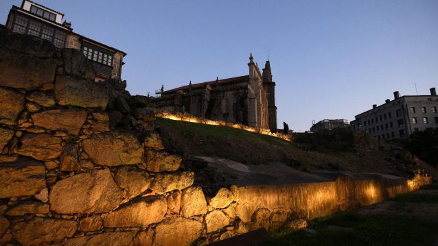 A contorna de Santa María coa nova iluminación