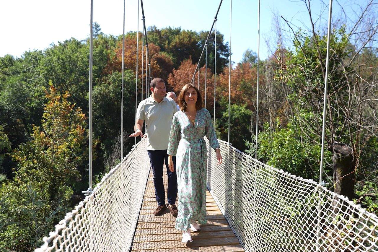 Visita á ponte colgante de Calvelo