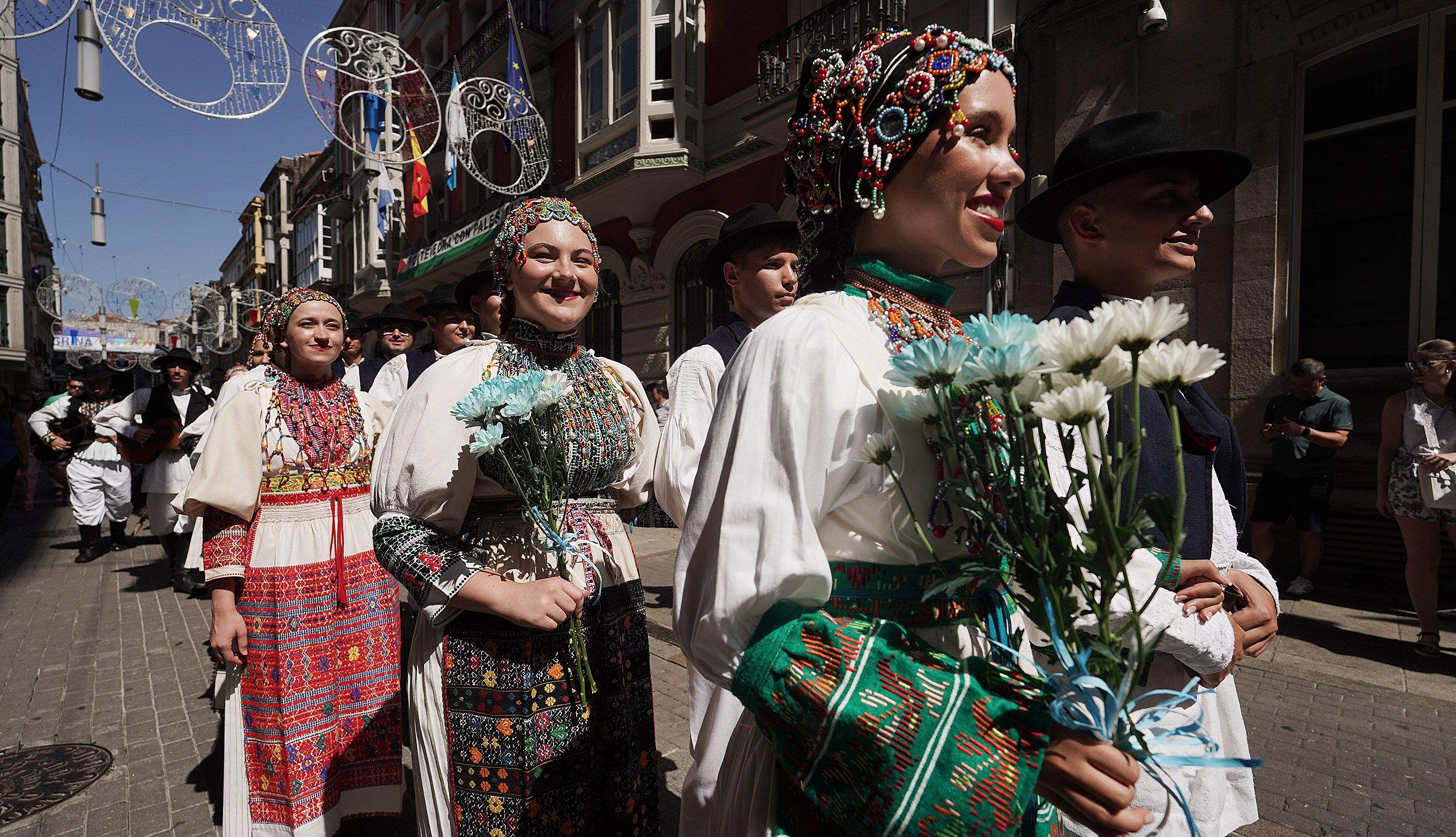 Pregón de las Festas da Peregrina con Susana Pedreira y Diana López Varela