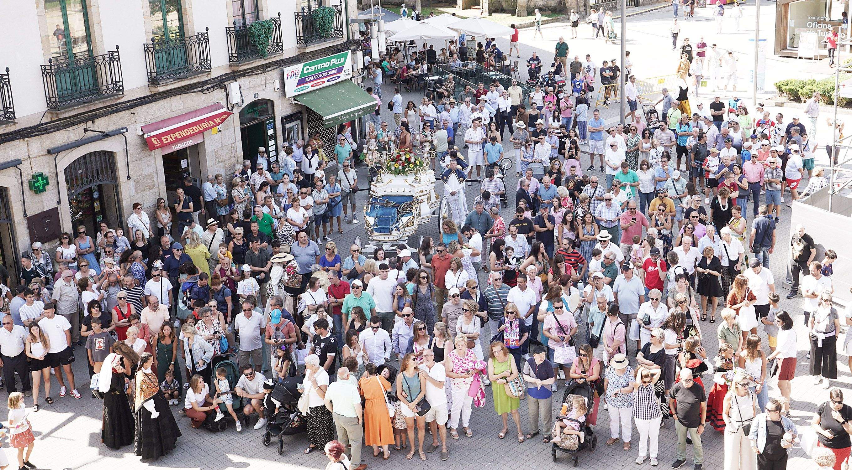 Pregón de las Festas da Peregrina con Susana Pedreira y Diana López Varela
