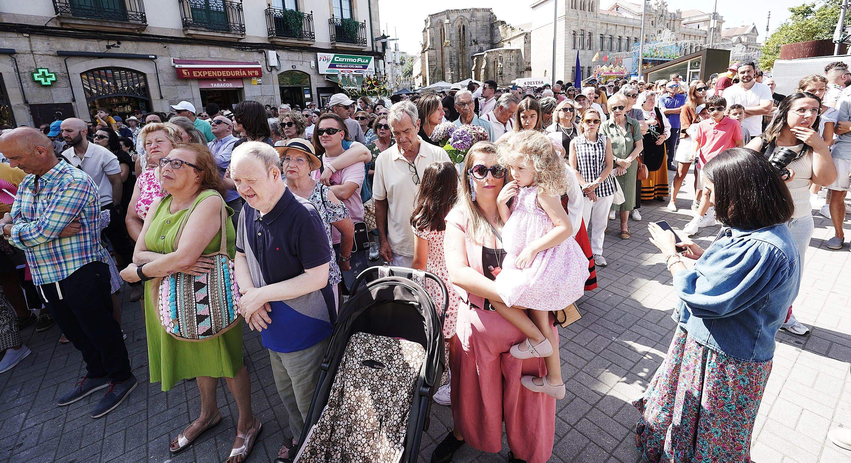 Pregón de las Festas da Peregrina con Susana Pedreira y Diana López Varela