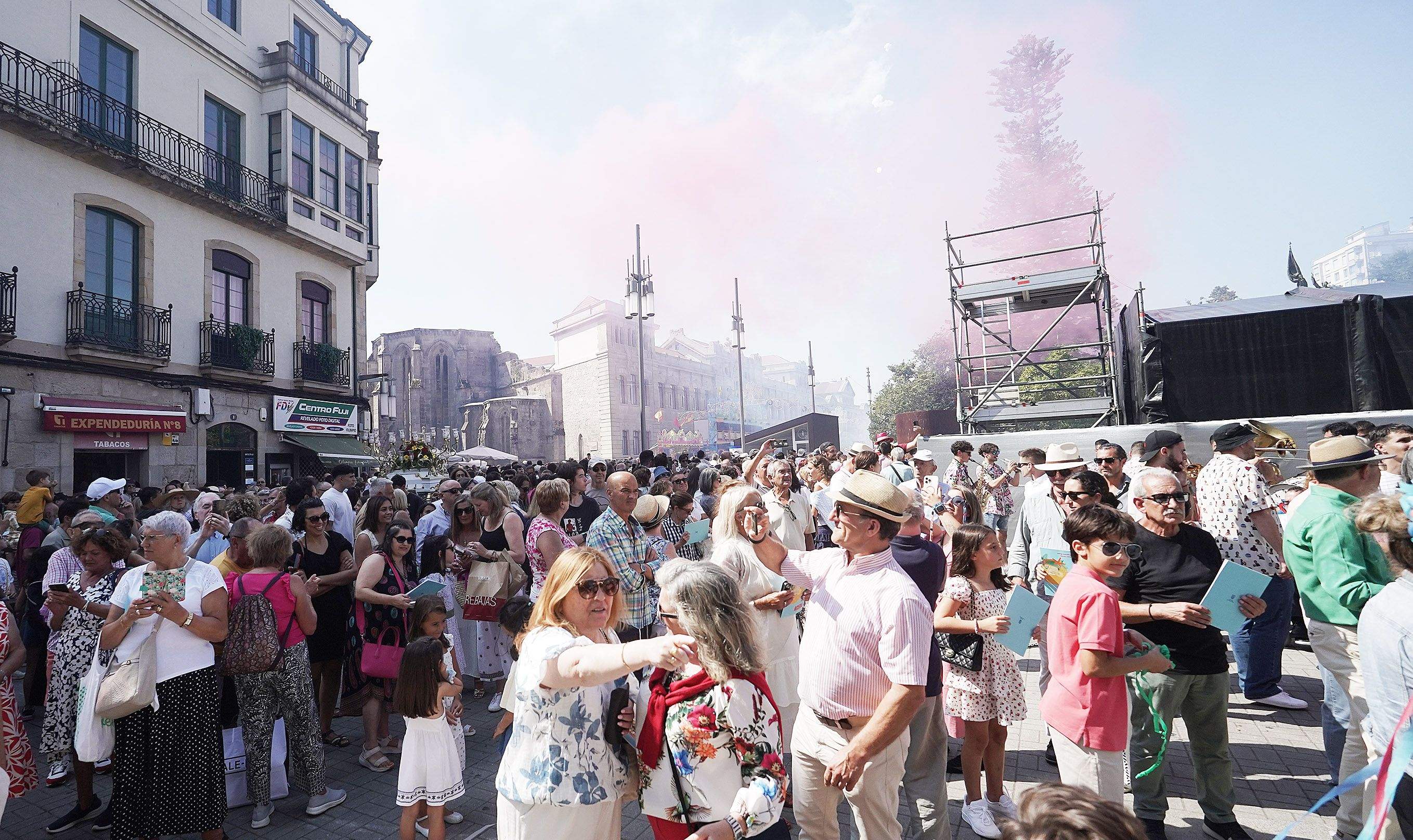Pregón de las Festas da Peregrina con Susana Pedreira y Diana López Varela