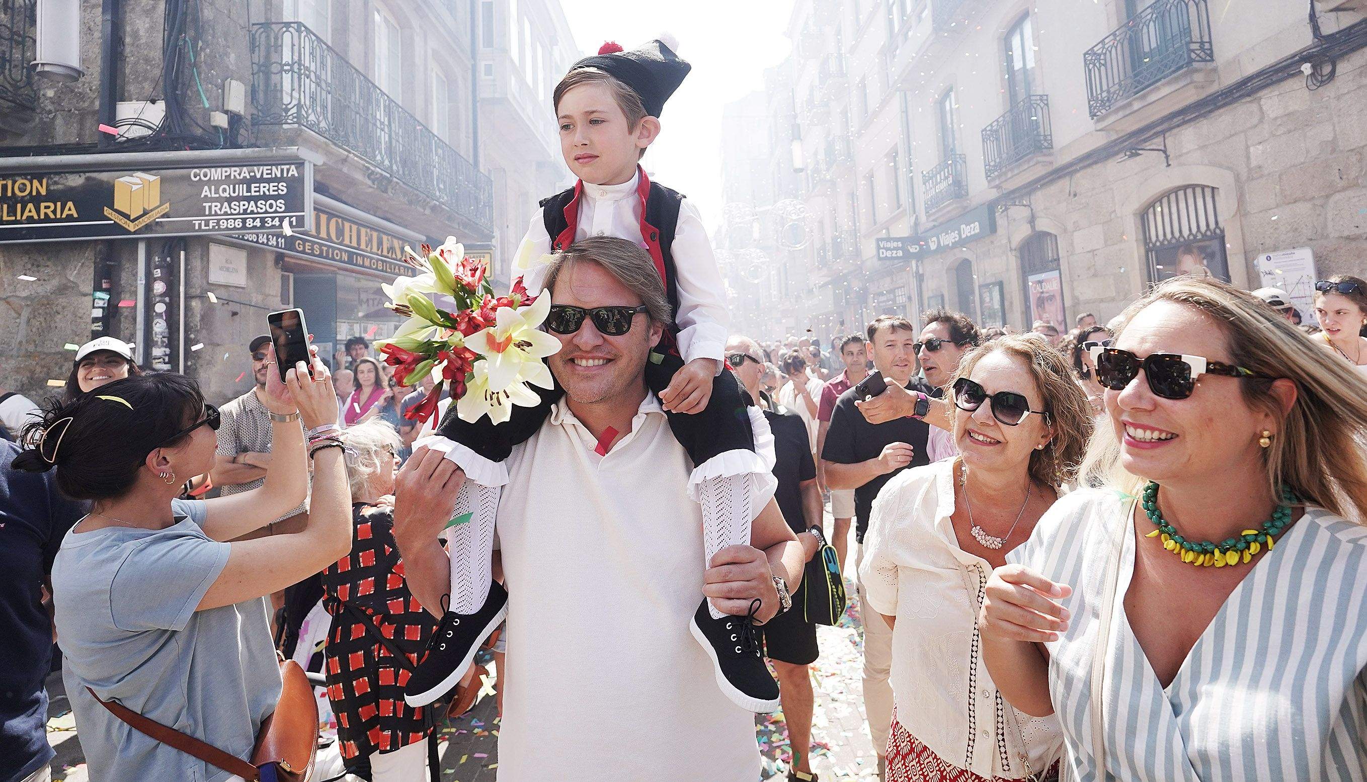 Pregón de las Festas da Peregrina con Susana Pedreira y Diana López Varela