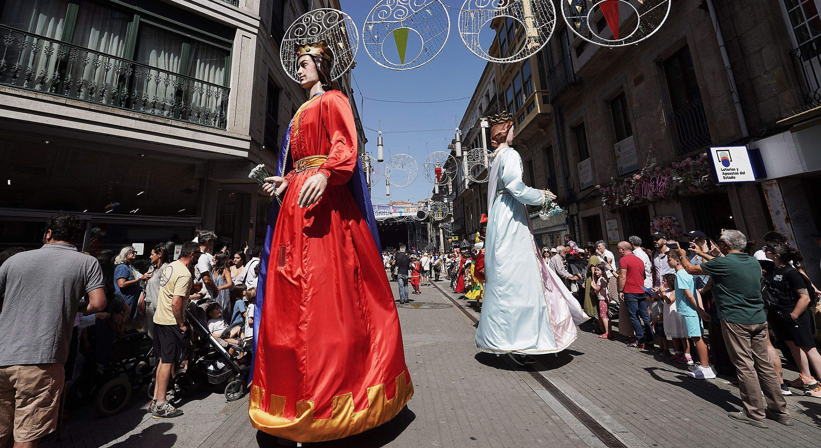 Pregón de las Festas da Peregrina con Susana Pedreira y Diana López Varela