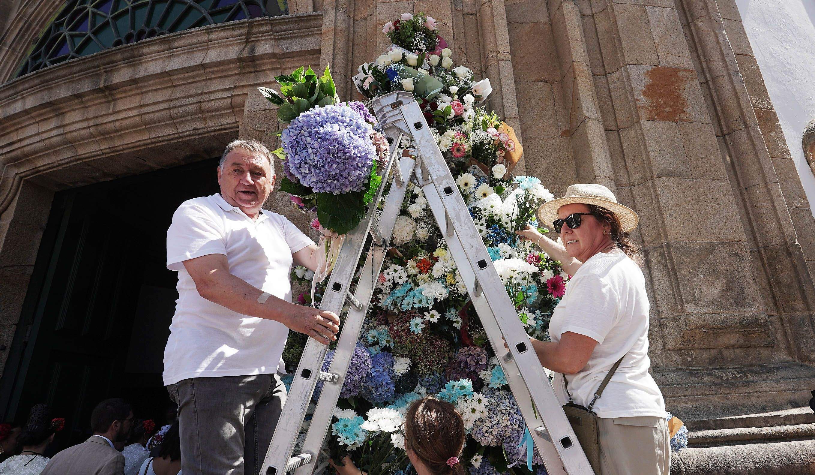 Ofrenda floral á Virxe Peregrina