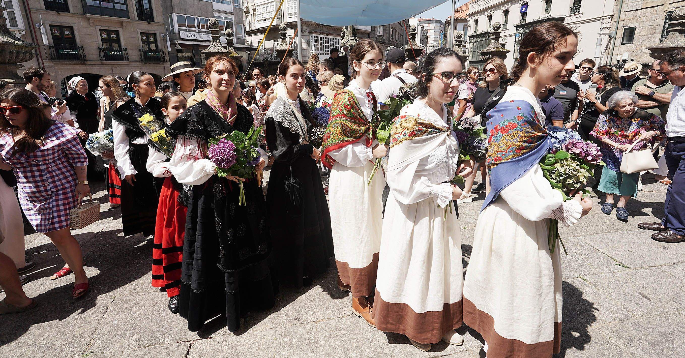 Ofrenda floral á Virxe Peregrina