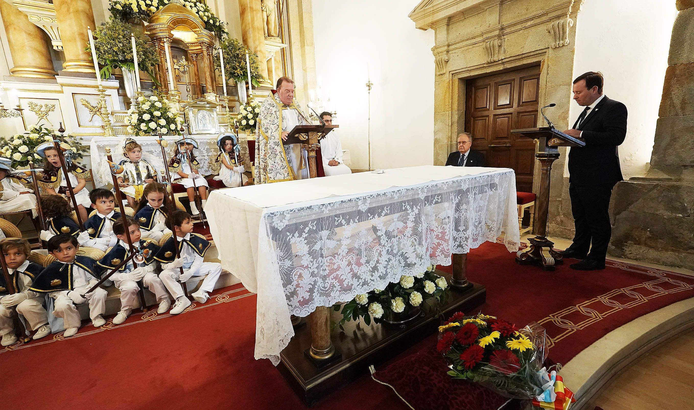 Ofrenda floral á Virxe Peregrina