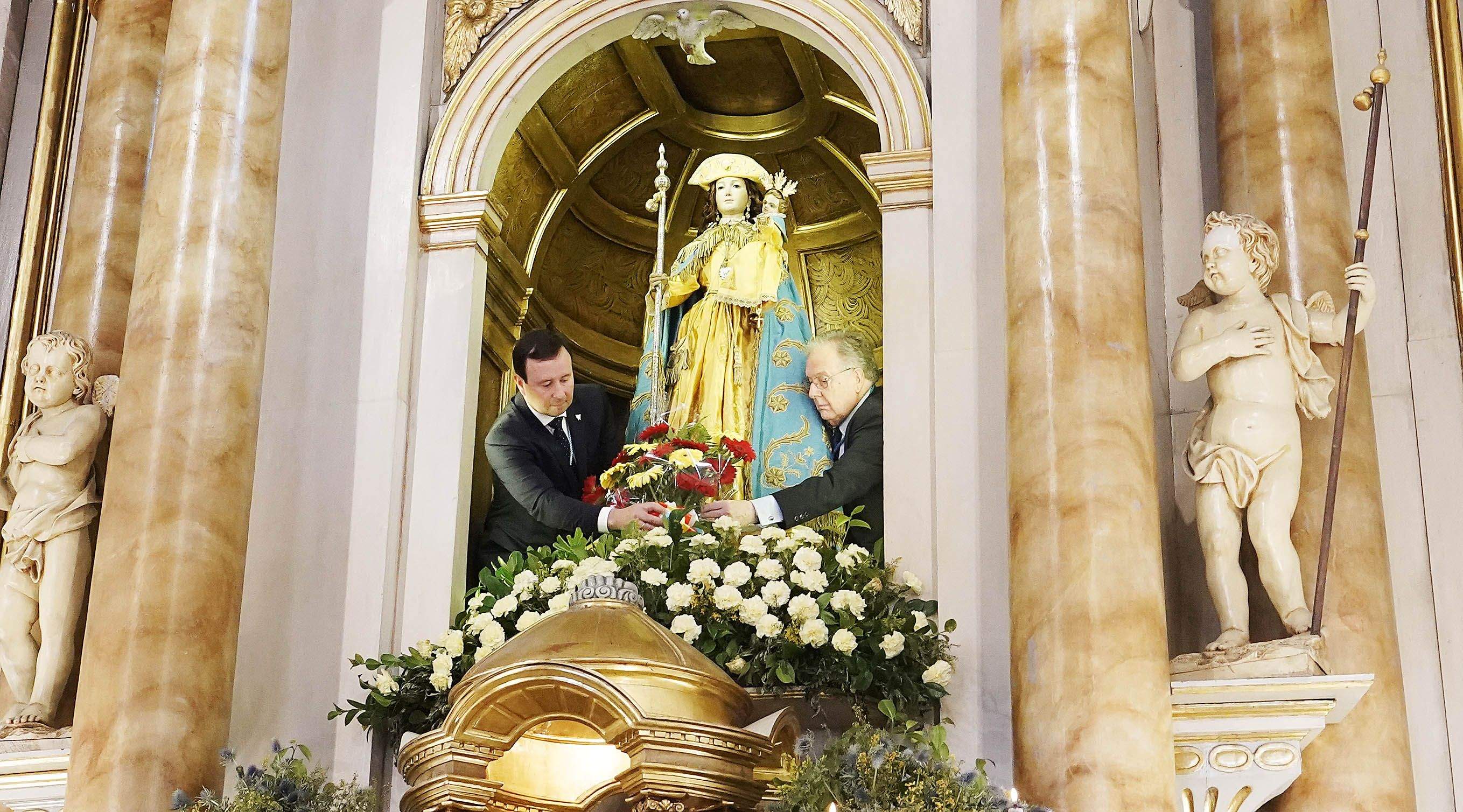 Ofrenda floral á Virxe Peregrina