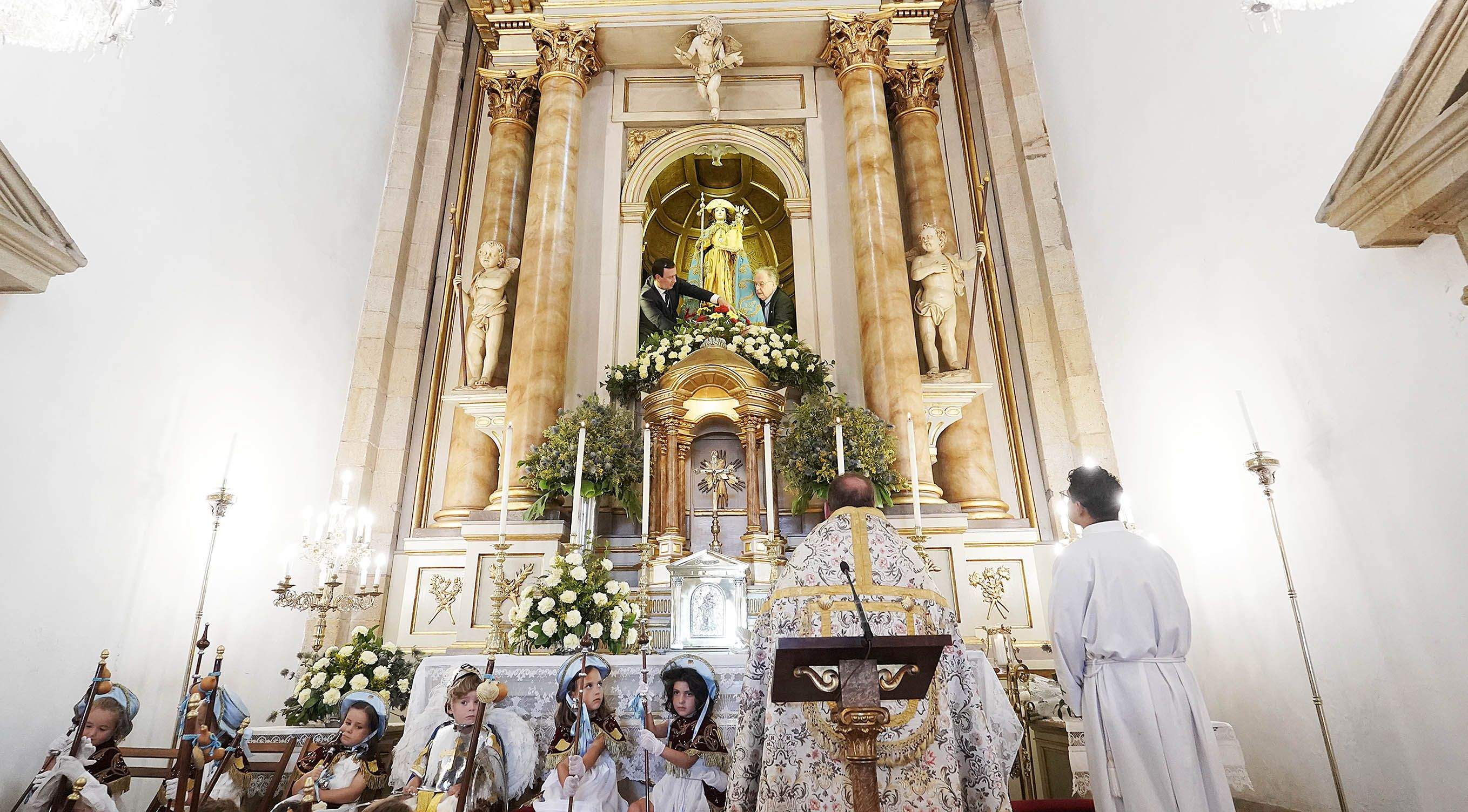 Ofrenda floral á Virxe Peregrina