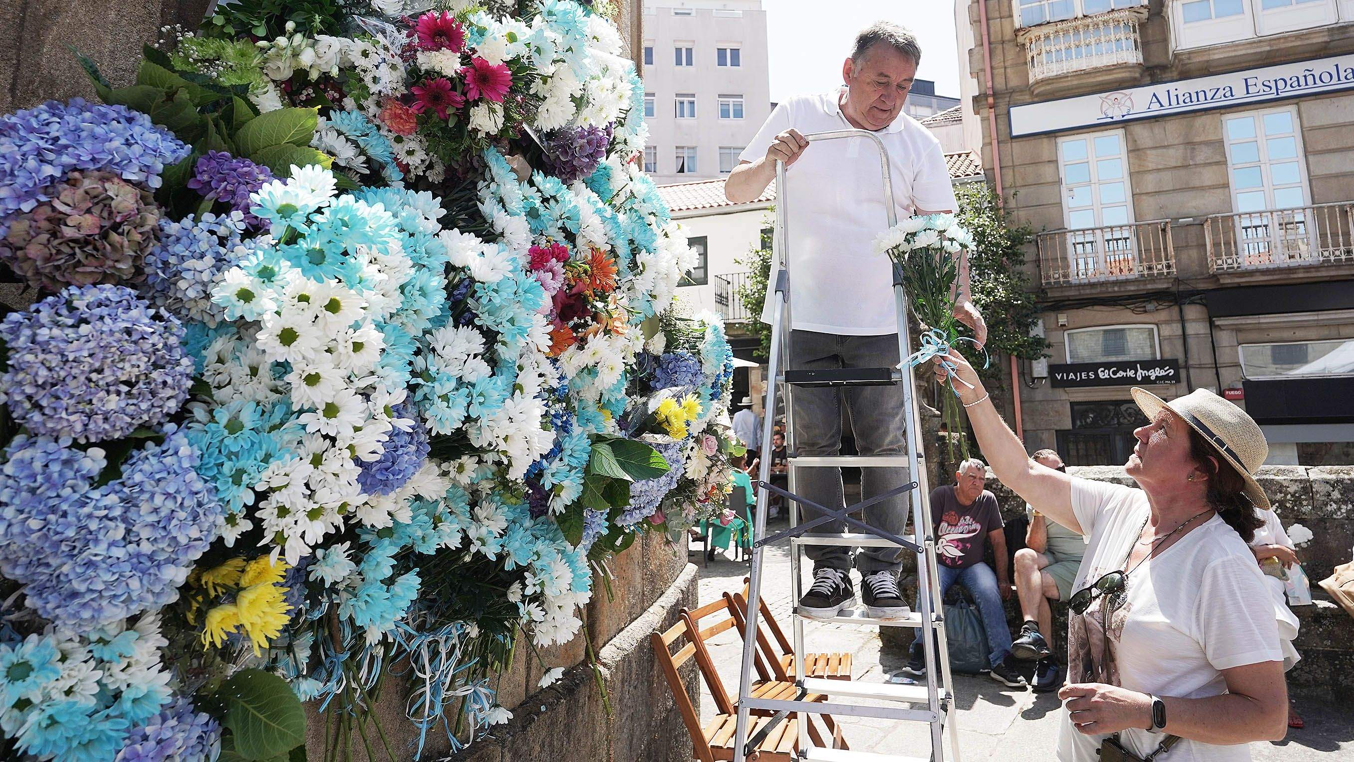 Ofrenda floral á Virxe Peregrina