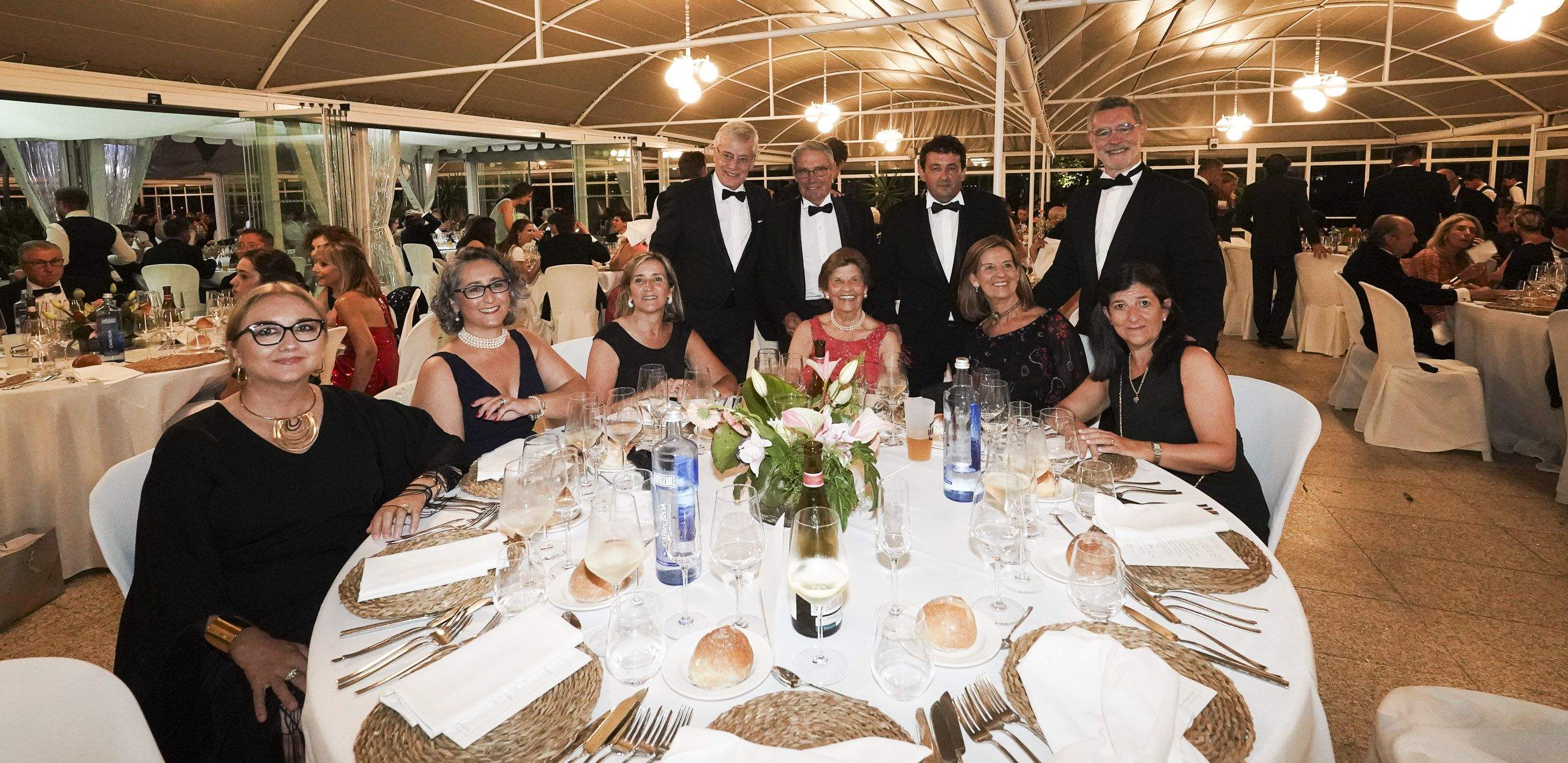 Asistentes á Cea-Baile do Liceo Casino