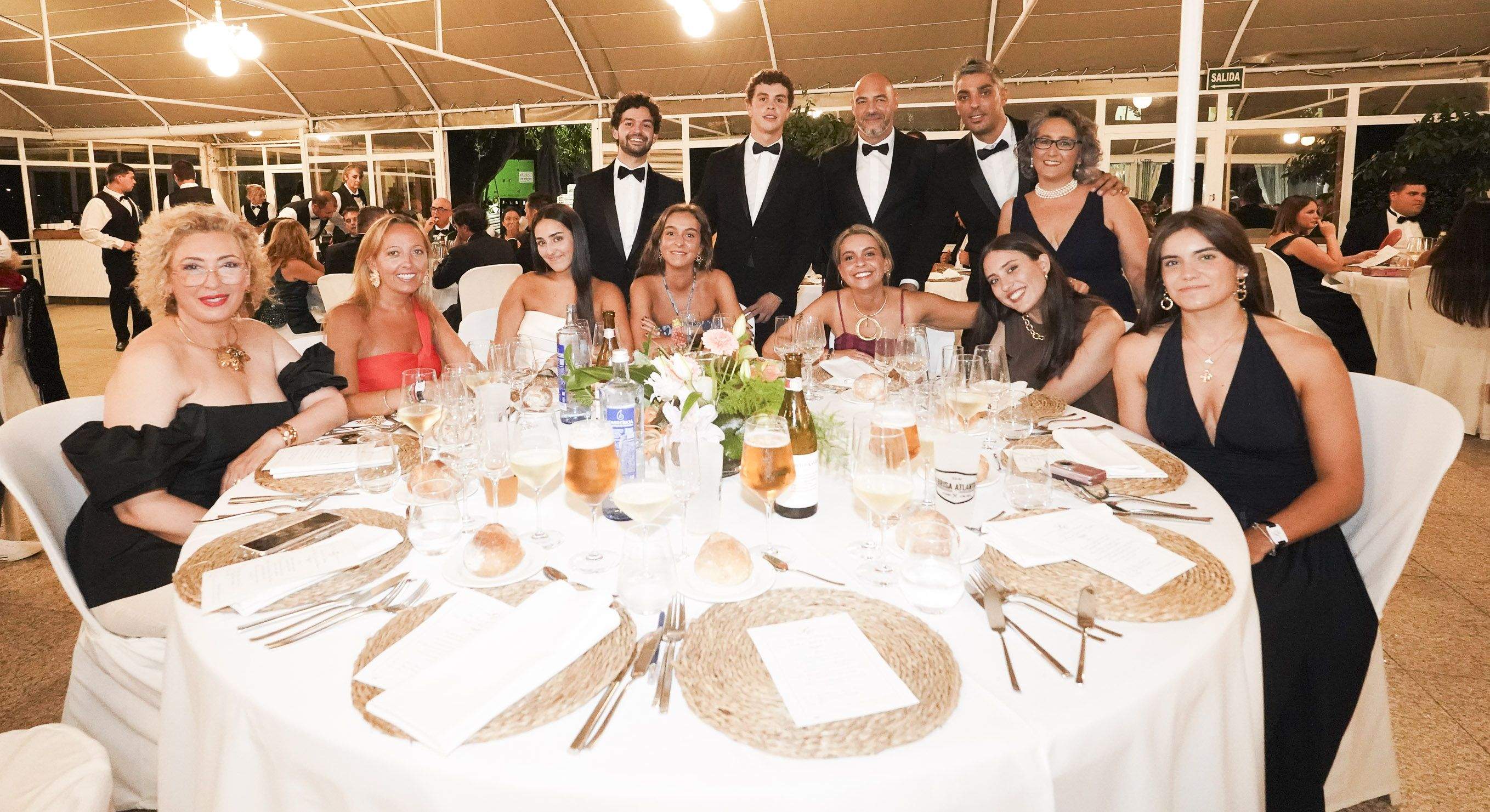 Asistentes á Cea-Baile do Liceo Casino