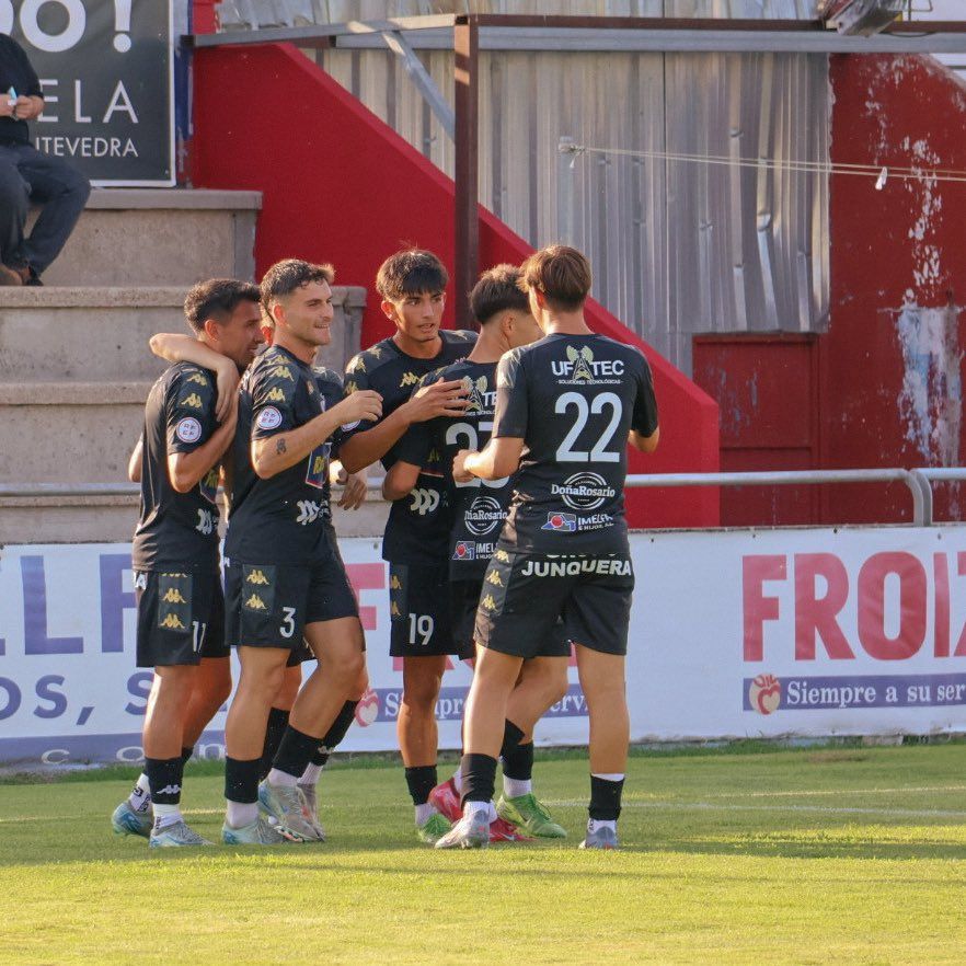 Partido de Copa RFEF entre Arosa y Alondras