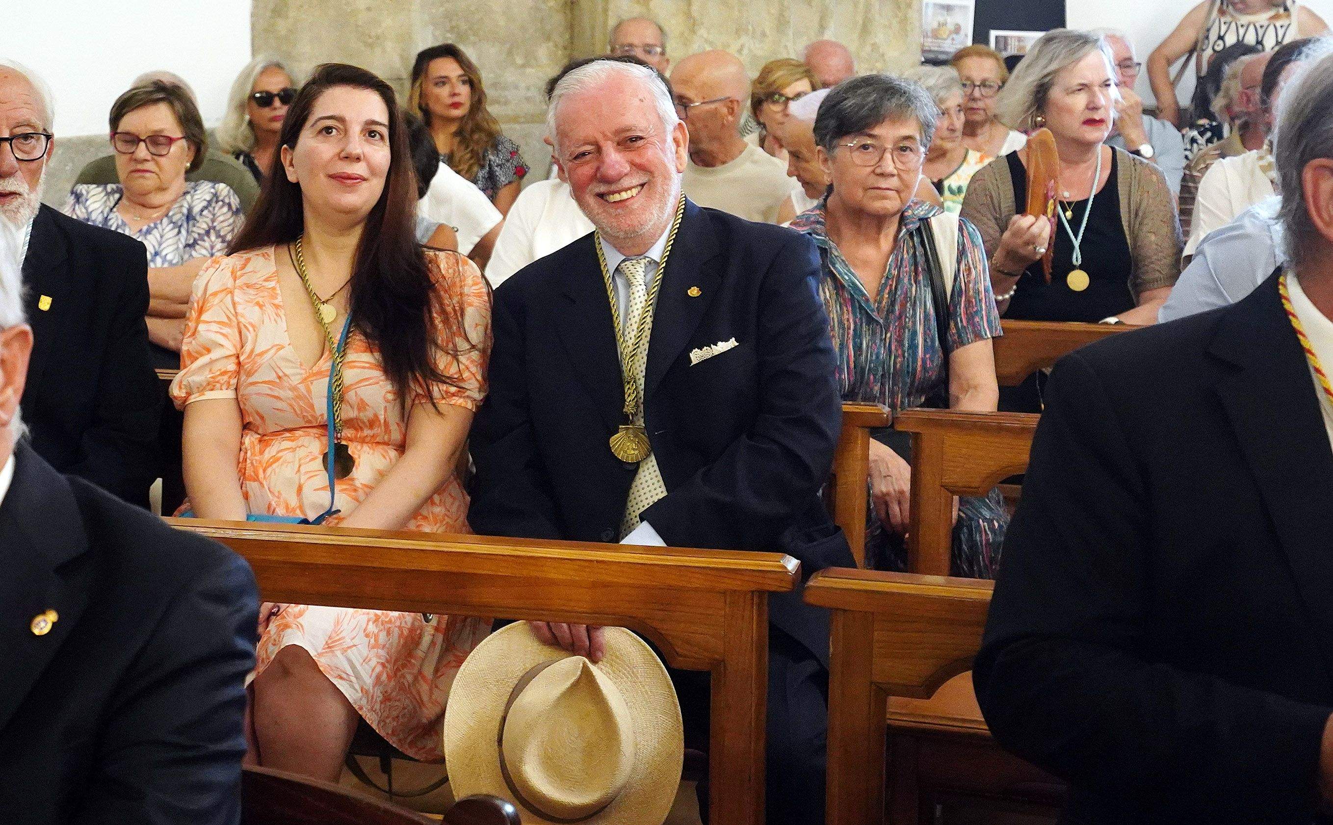 Ofrenda á Peregrina do presidente provincial Luis López