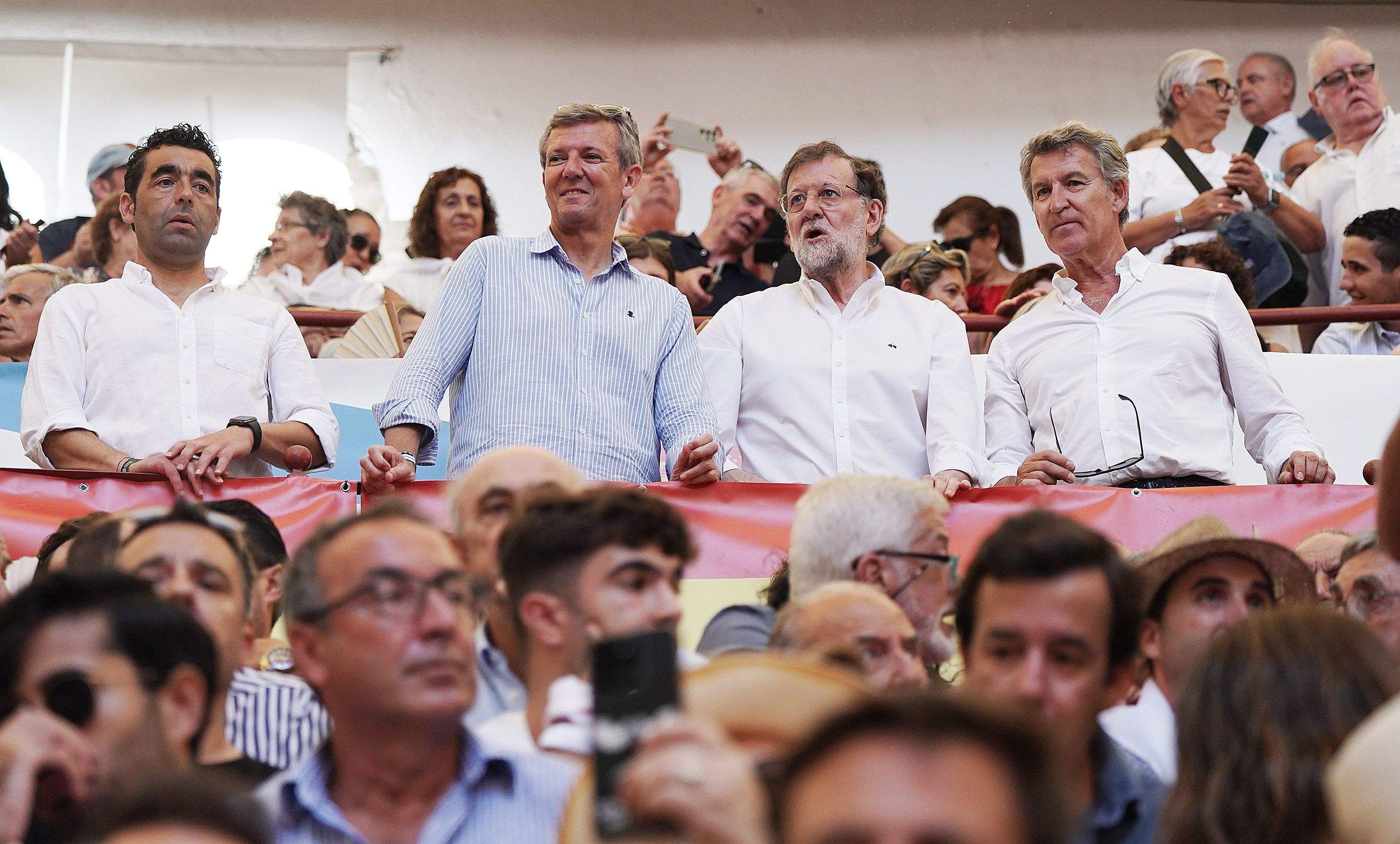 Cogida grave de Morante y salida a hombros de Luque en el domingo de Feria de la Peregrina Cogida grave de Morante y salida a hombros de Luque en el domingo de Feria de la Peregrina