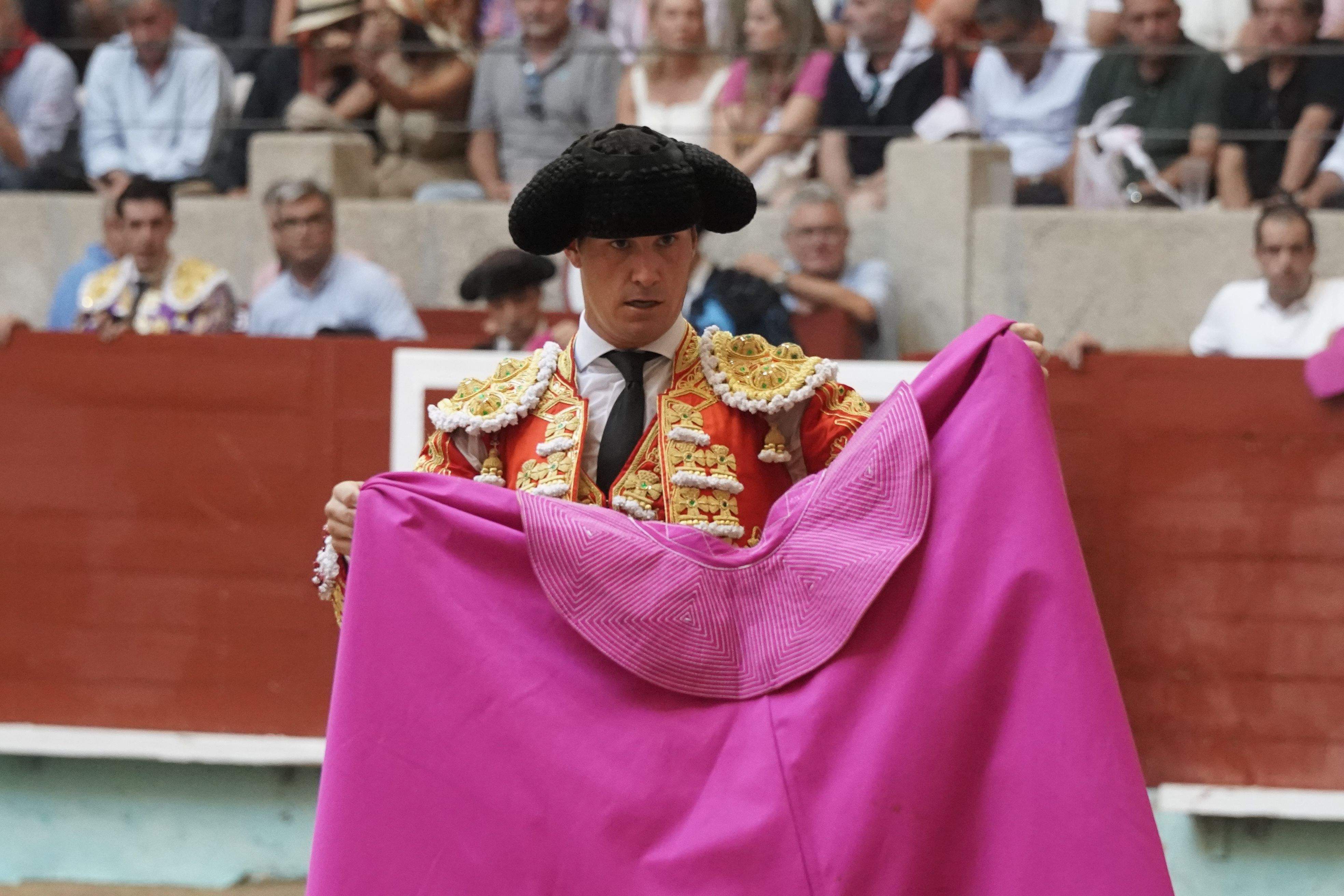 Cogida grave de Morante y salida a hombros de Luque en el domingo de Feria de la Peregrina Cogida grave de Morante y salida a hombros de Luque en el domingo de Feria de la Peregrina