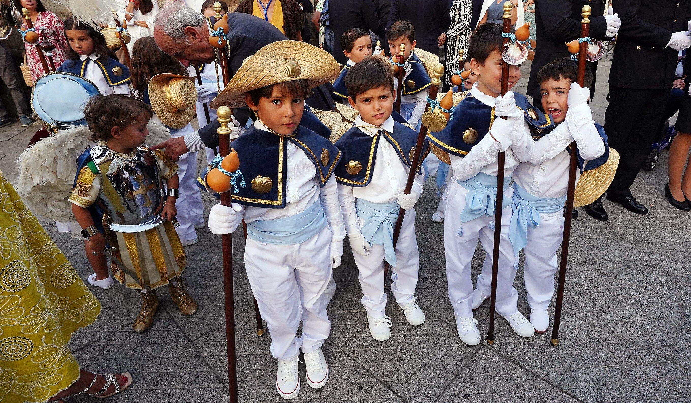 Procesión na honra da Virxe Peregrina
