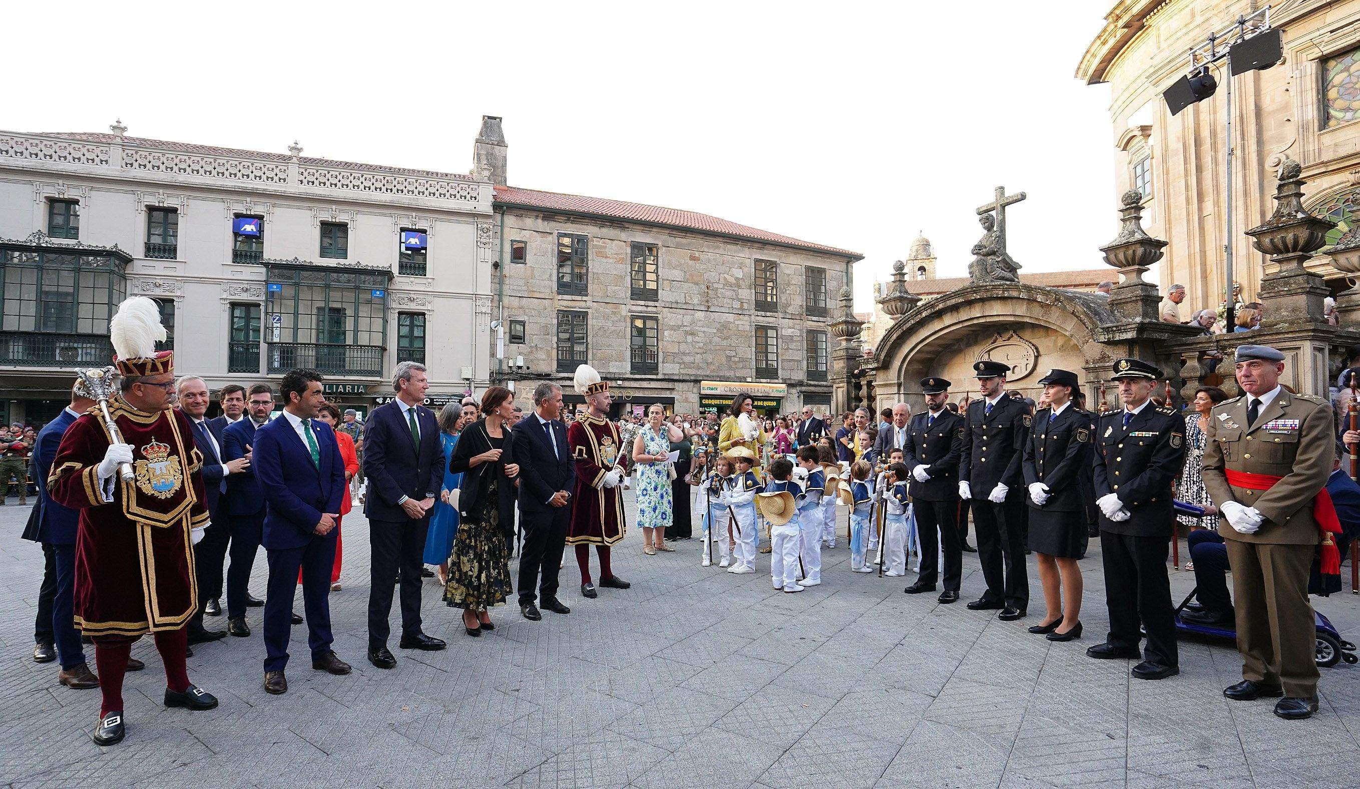 Procesión na honra da Virxe Peregrina