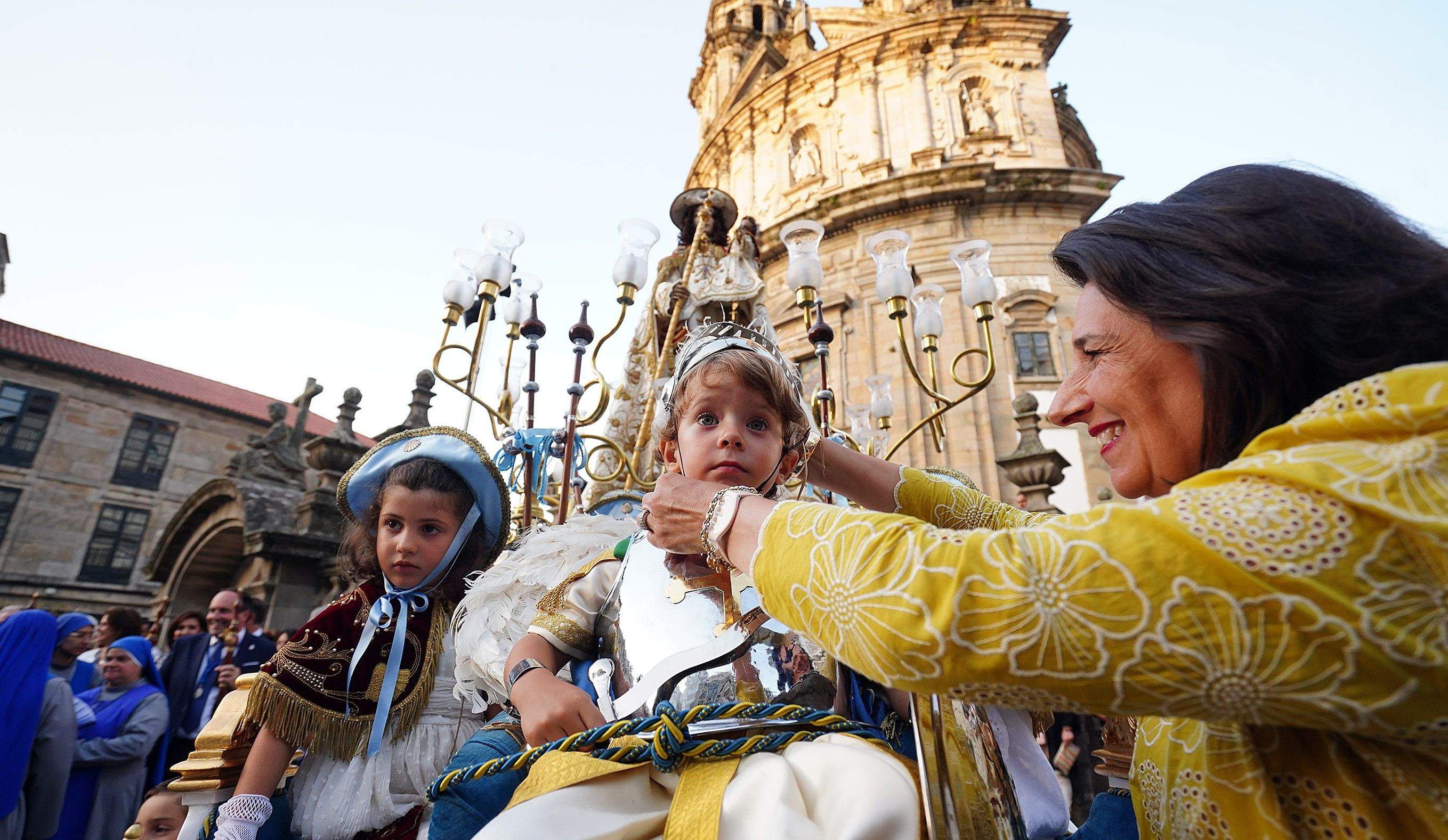 Procesión na honra da Virxe Peregrina