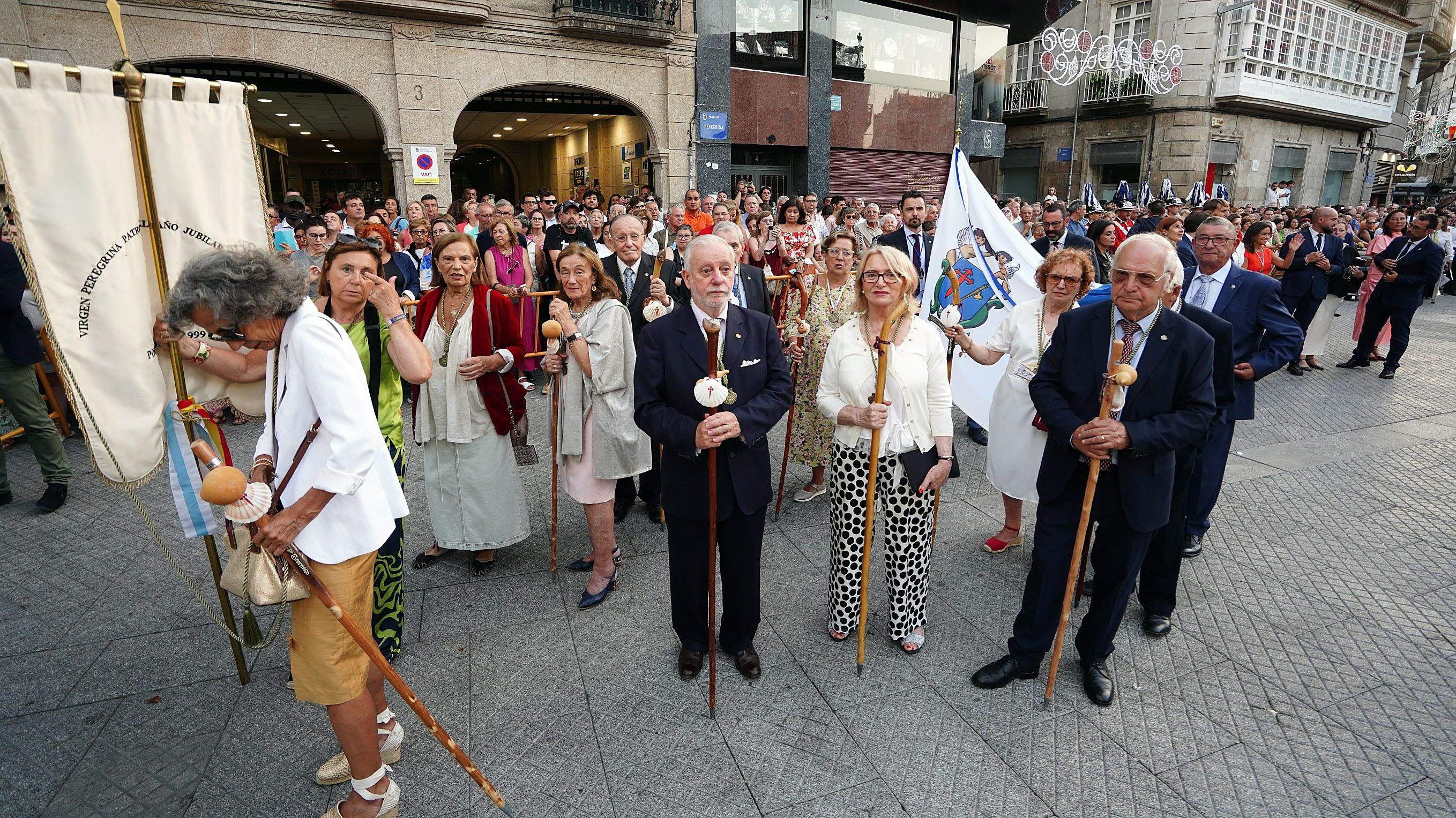 Procesión na honra da Virxe Peregrina