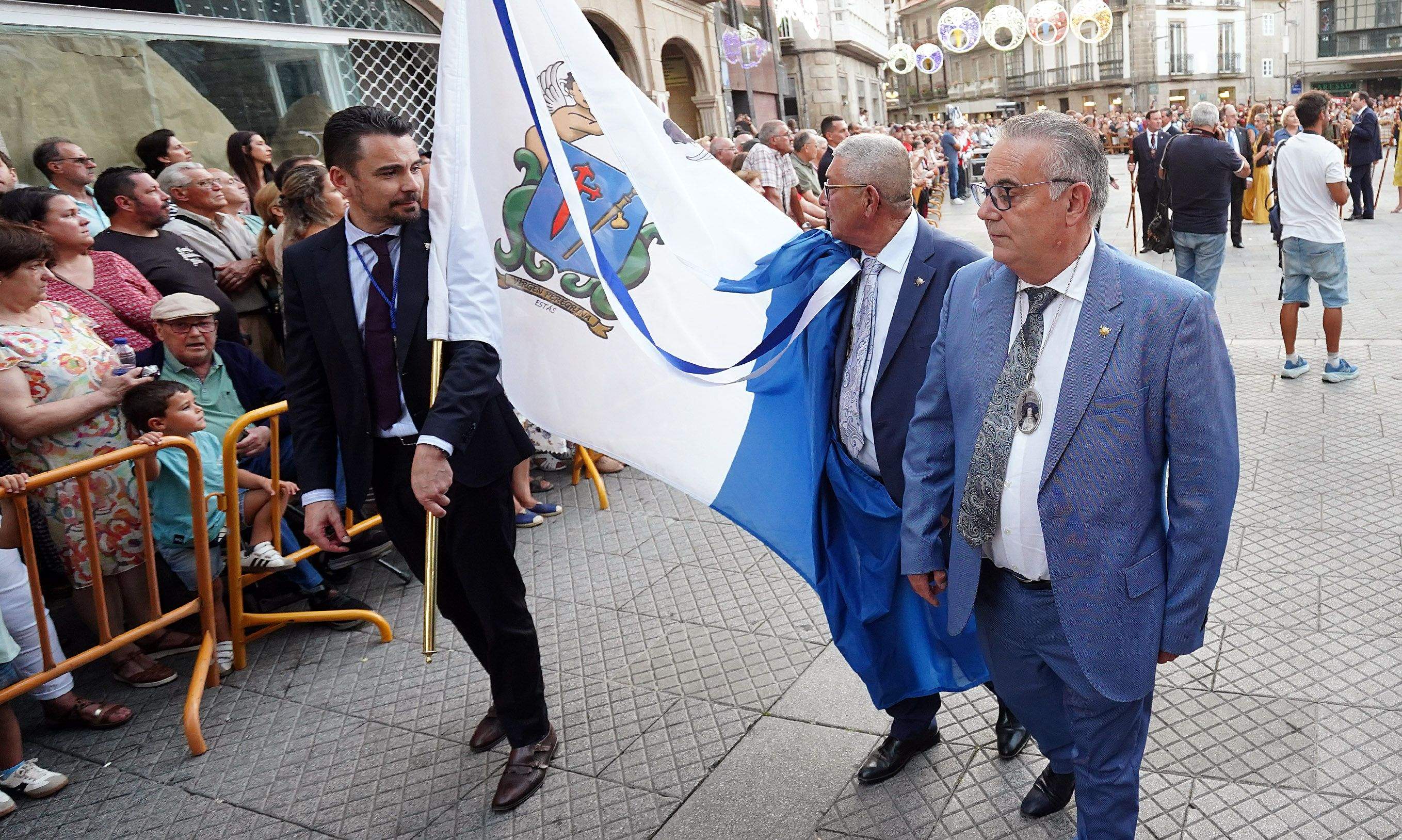 Procesión na honra da Virxe Peregrina