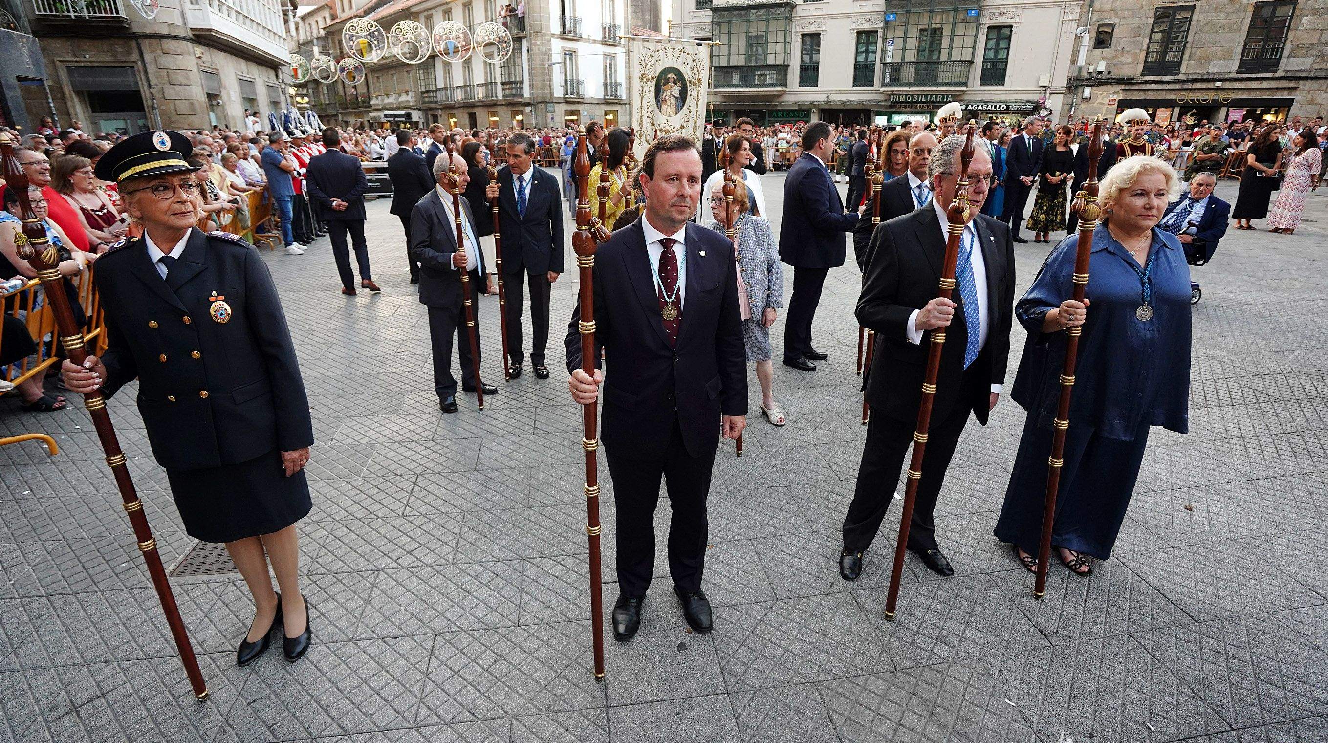 Procesión na honra da Virxe Peregrina