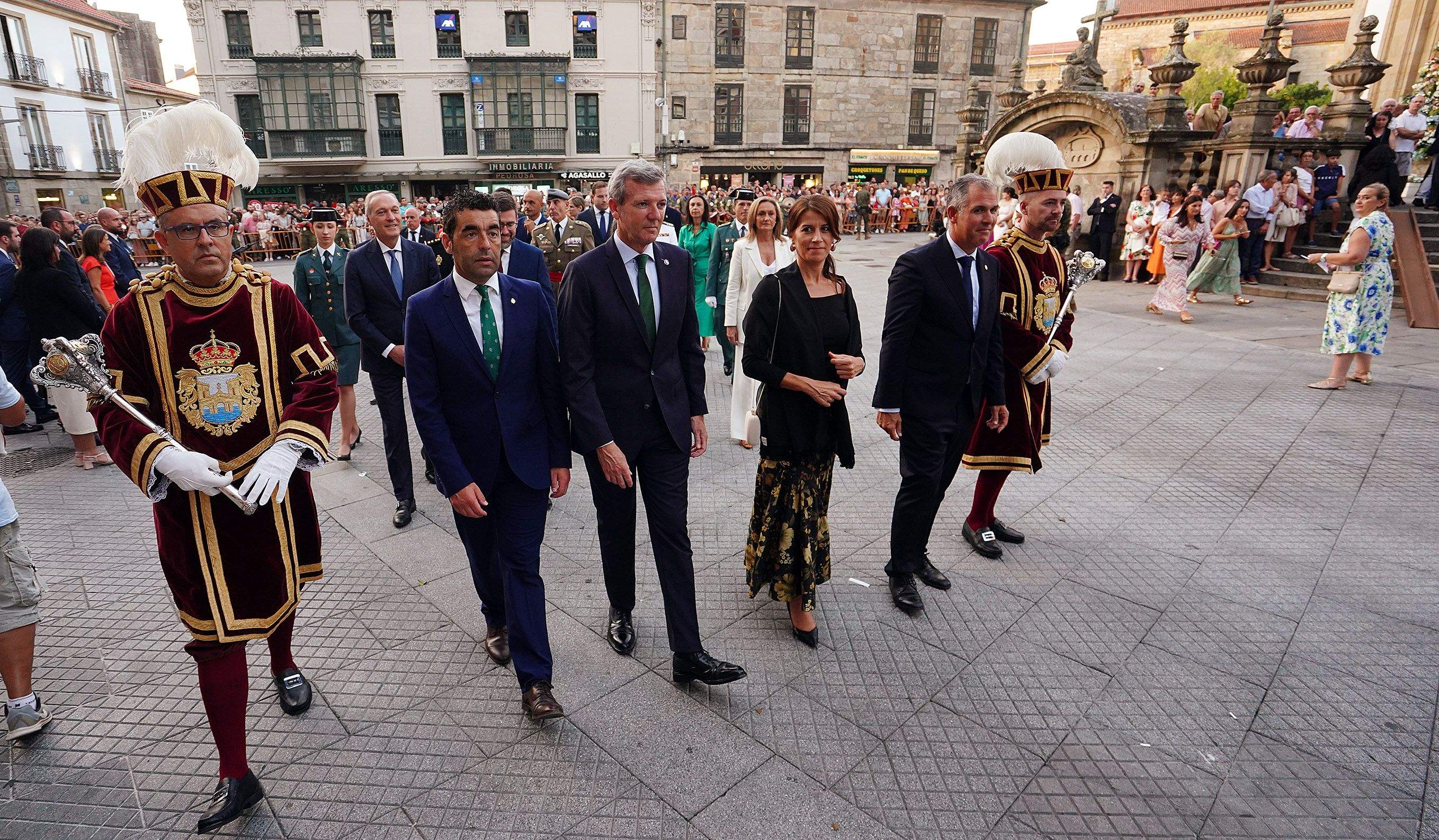Procesión na honra da Virxe Peregrina