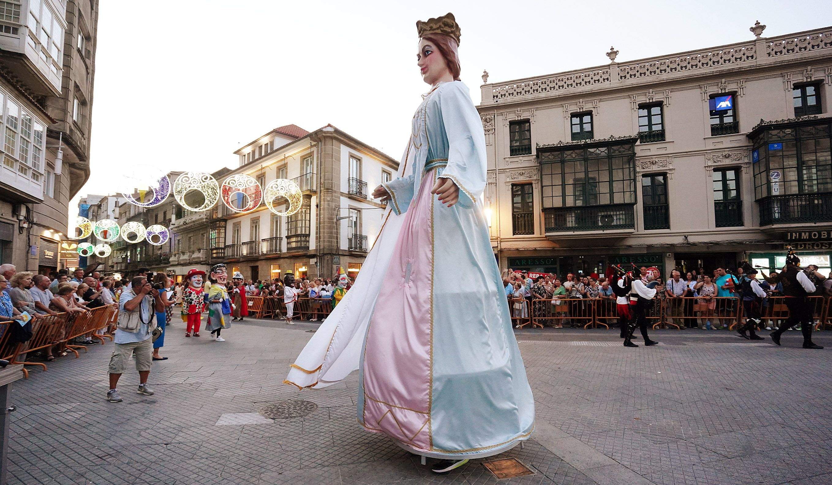 Procesión na honra da Virxe Peregrina