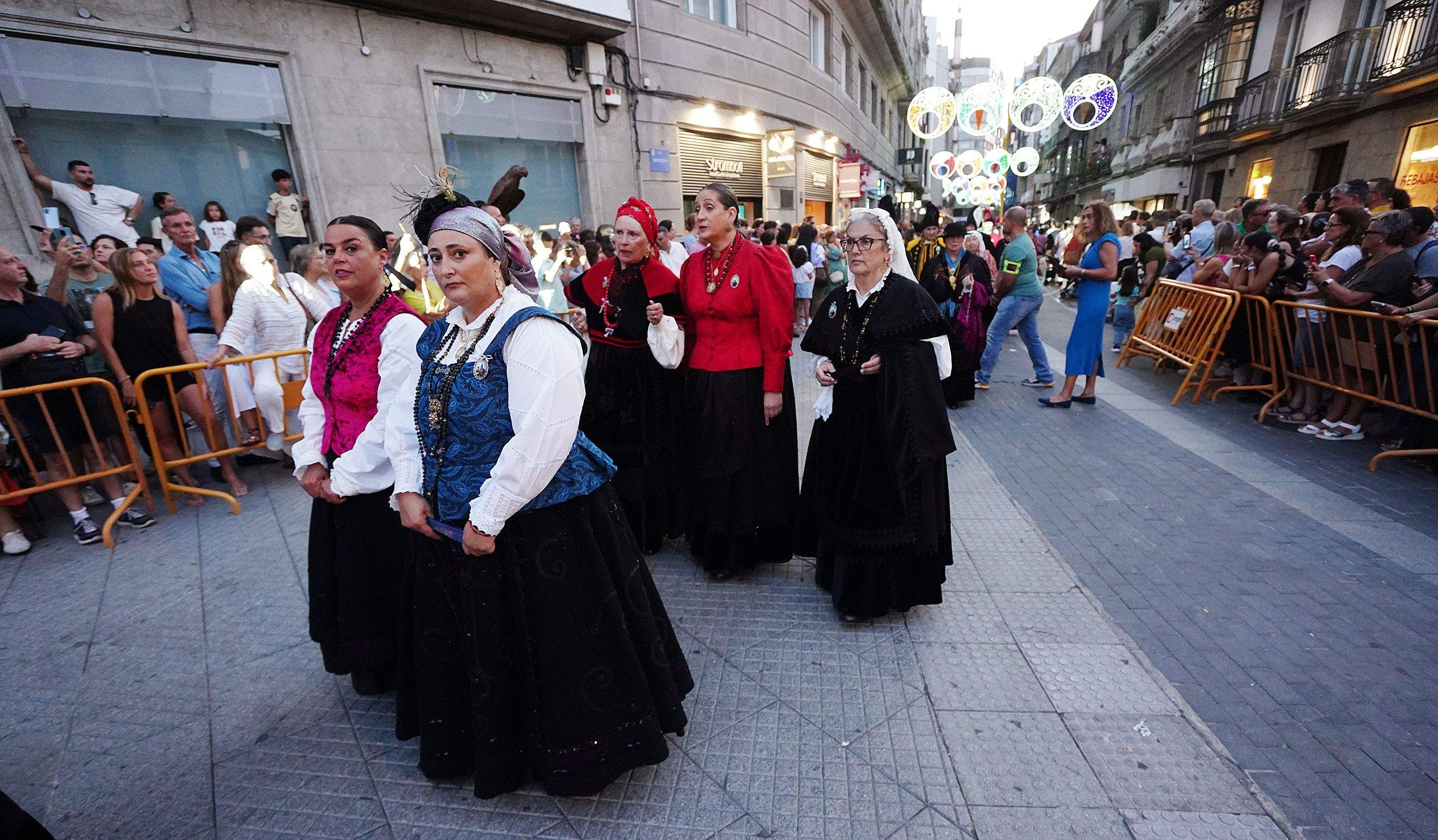 Procesión na honra da Virxe Peregrina
