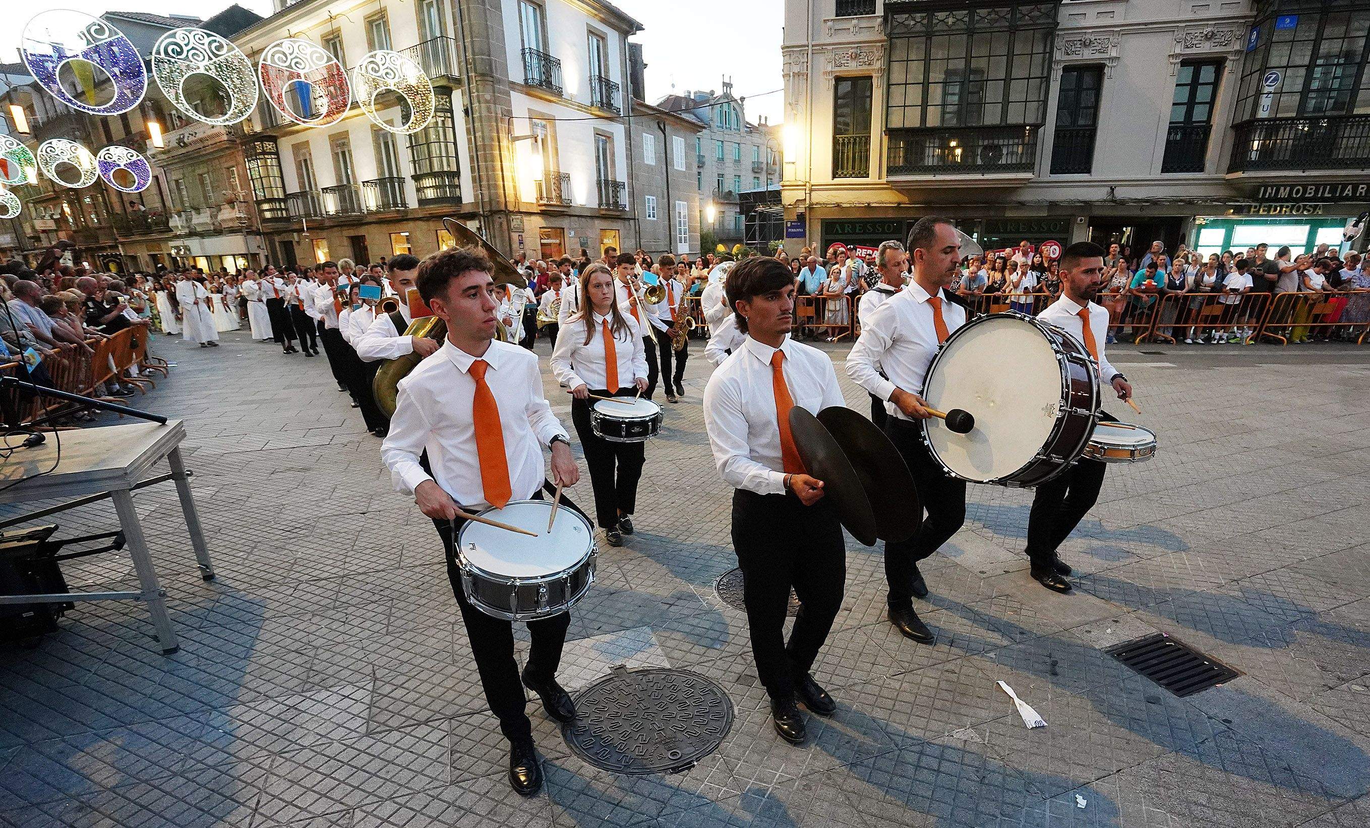 Procesión na honra da Virxe Peregrina