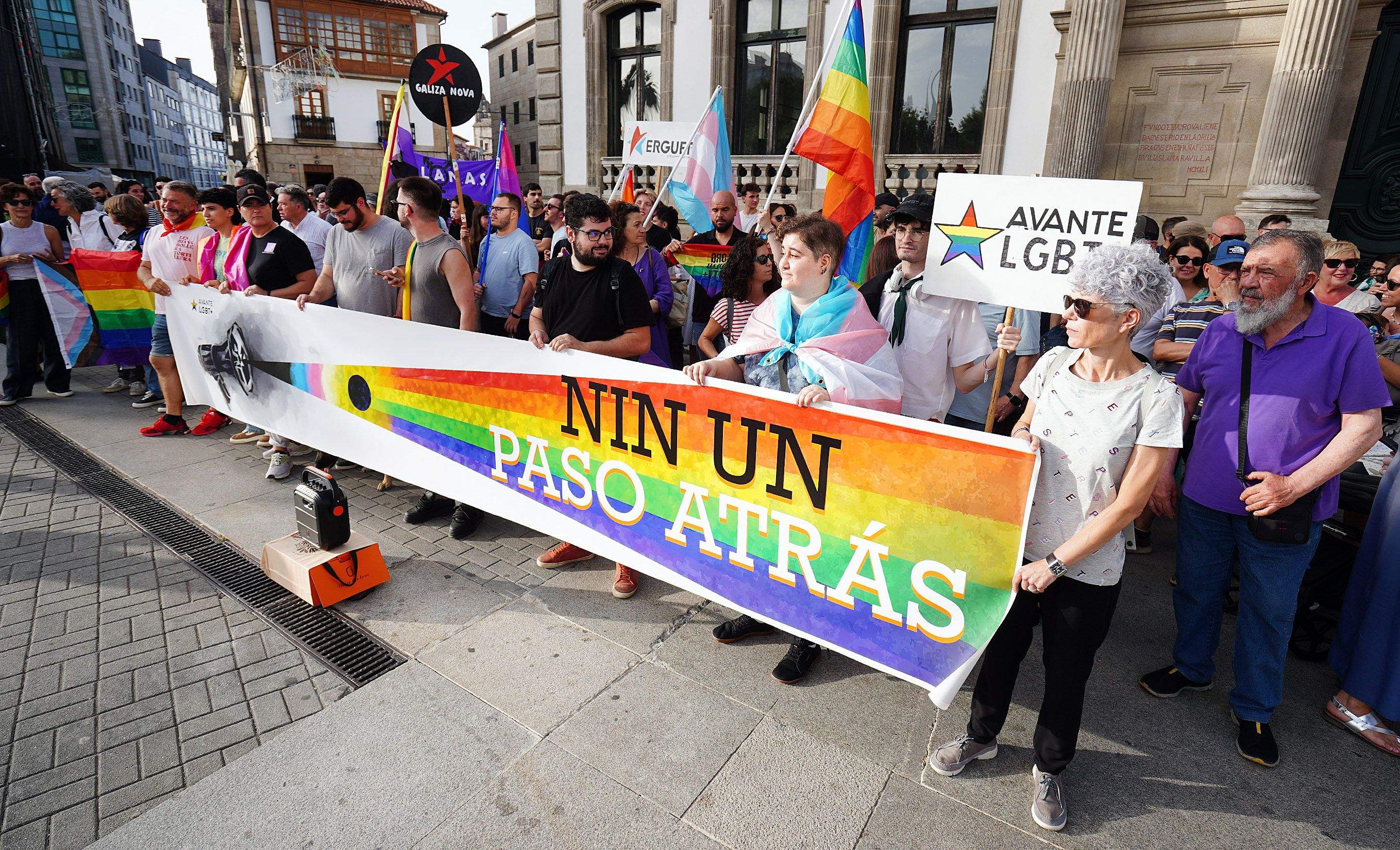 Concentración de repulsa por unha agresión homofóbica denunciada en Benito Corbal