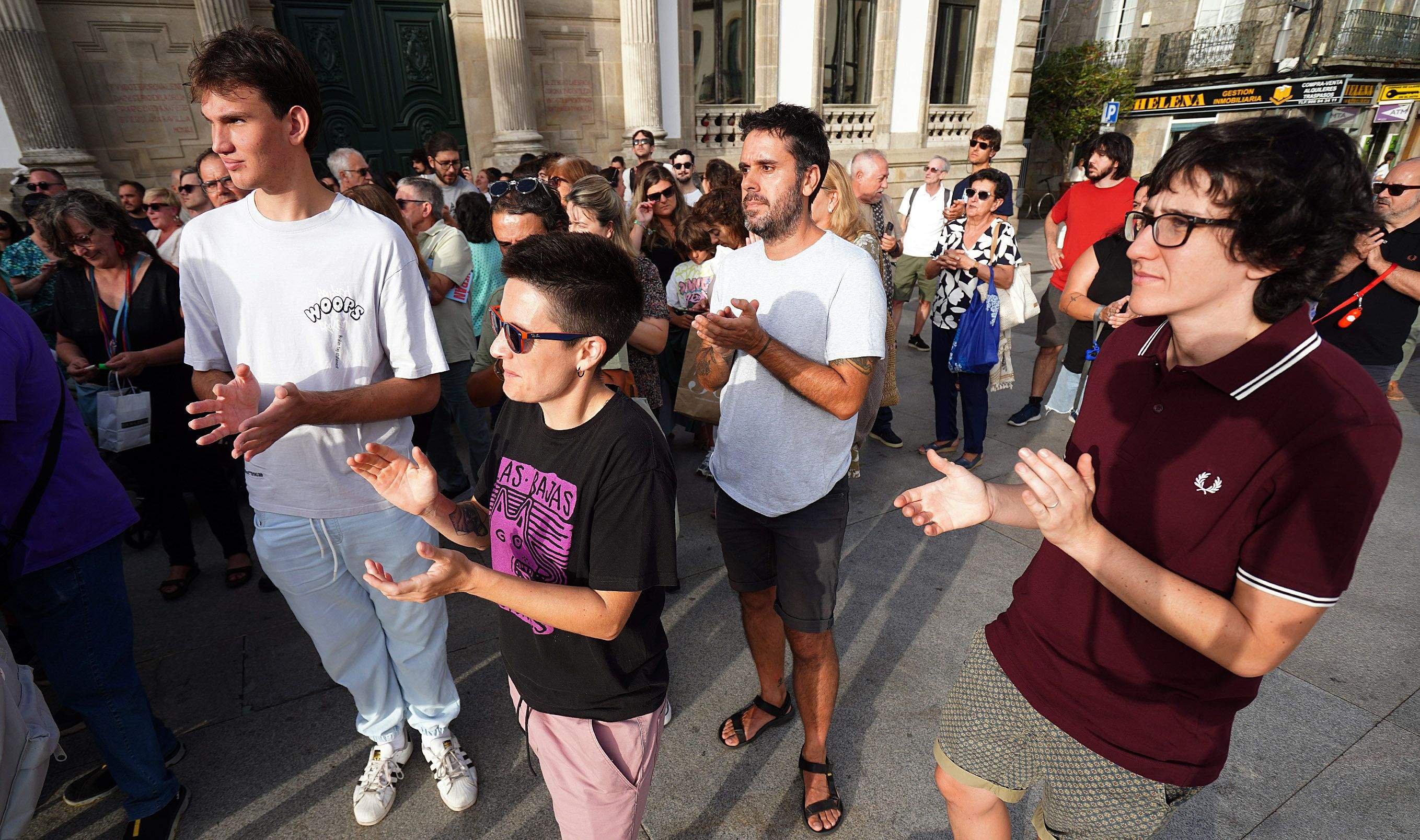 Concentración de repulsa por unha agresión homofóbica denunciada en Benito Corbal Concentración de repulsa por unha agresión homofóbica denunciada en Benito Corbal