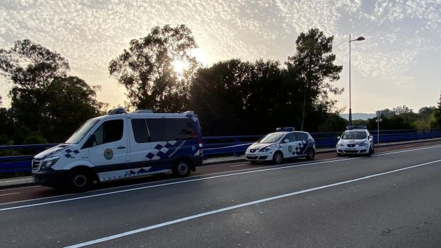 Operativo de rescate en el puente de Las Palabras en Monte Porreiro