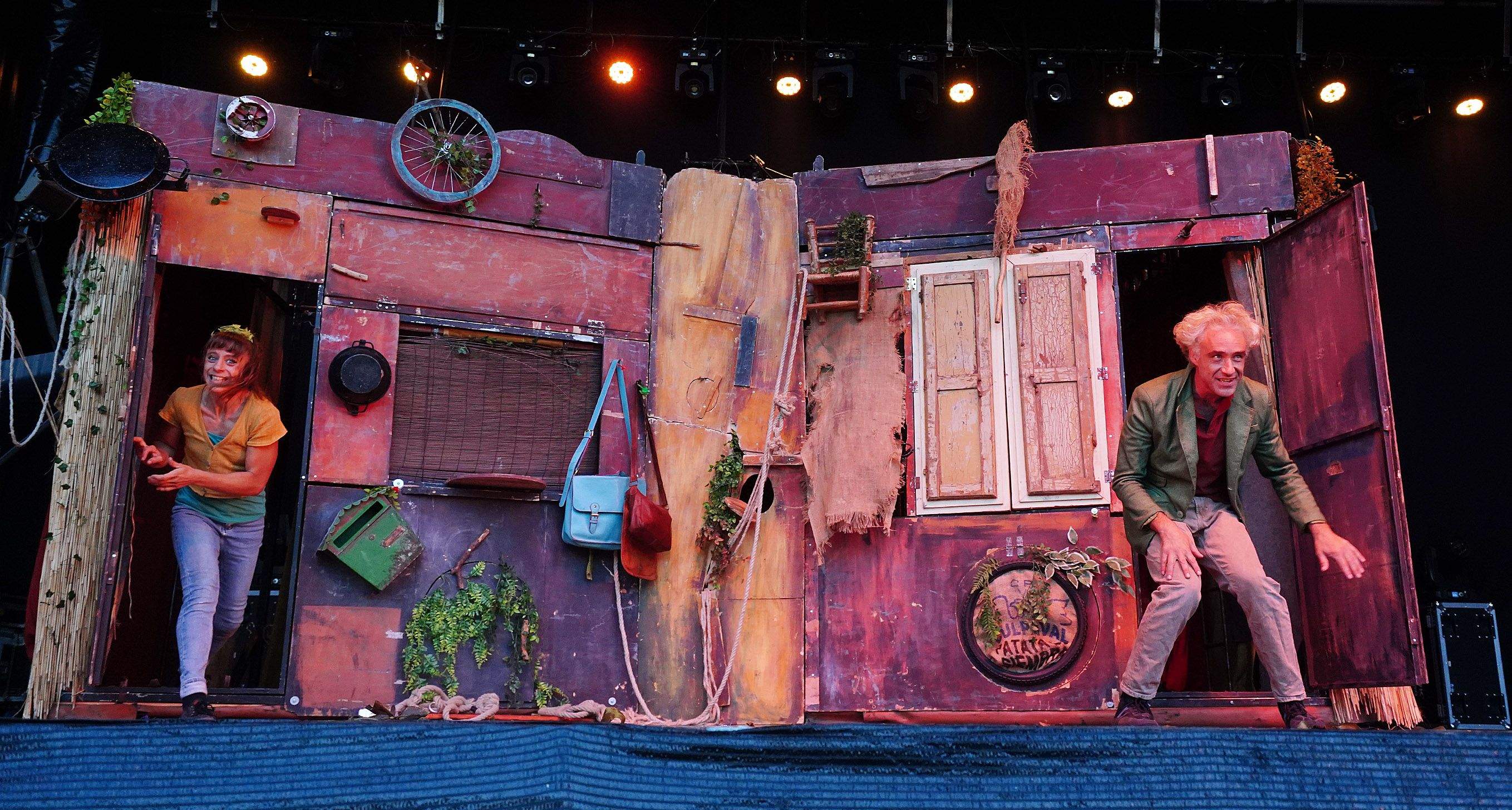 Circo en la Praza da Ferrería con Vol'e Temps