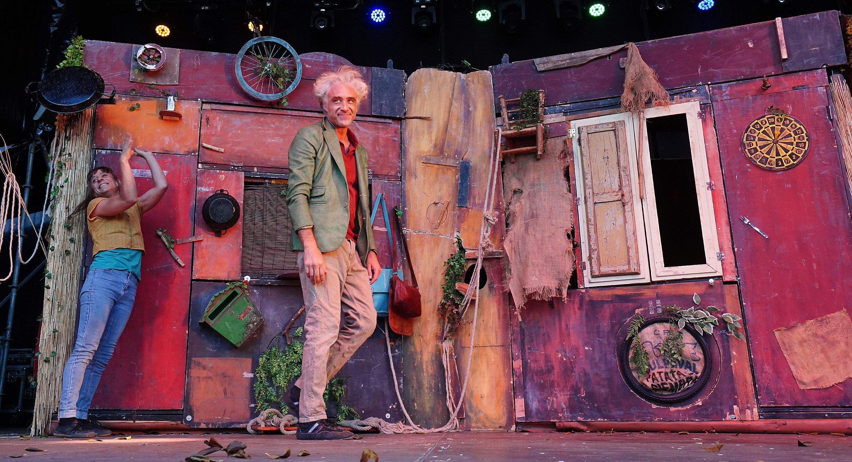 Circo en la Praza da Ferrería con Vol'e Temps