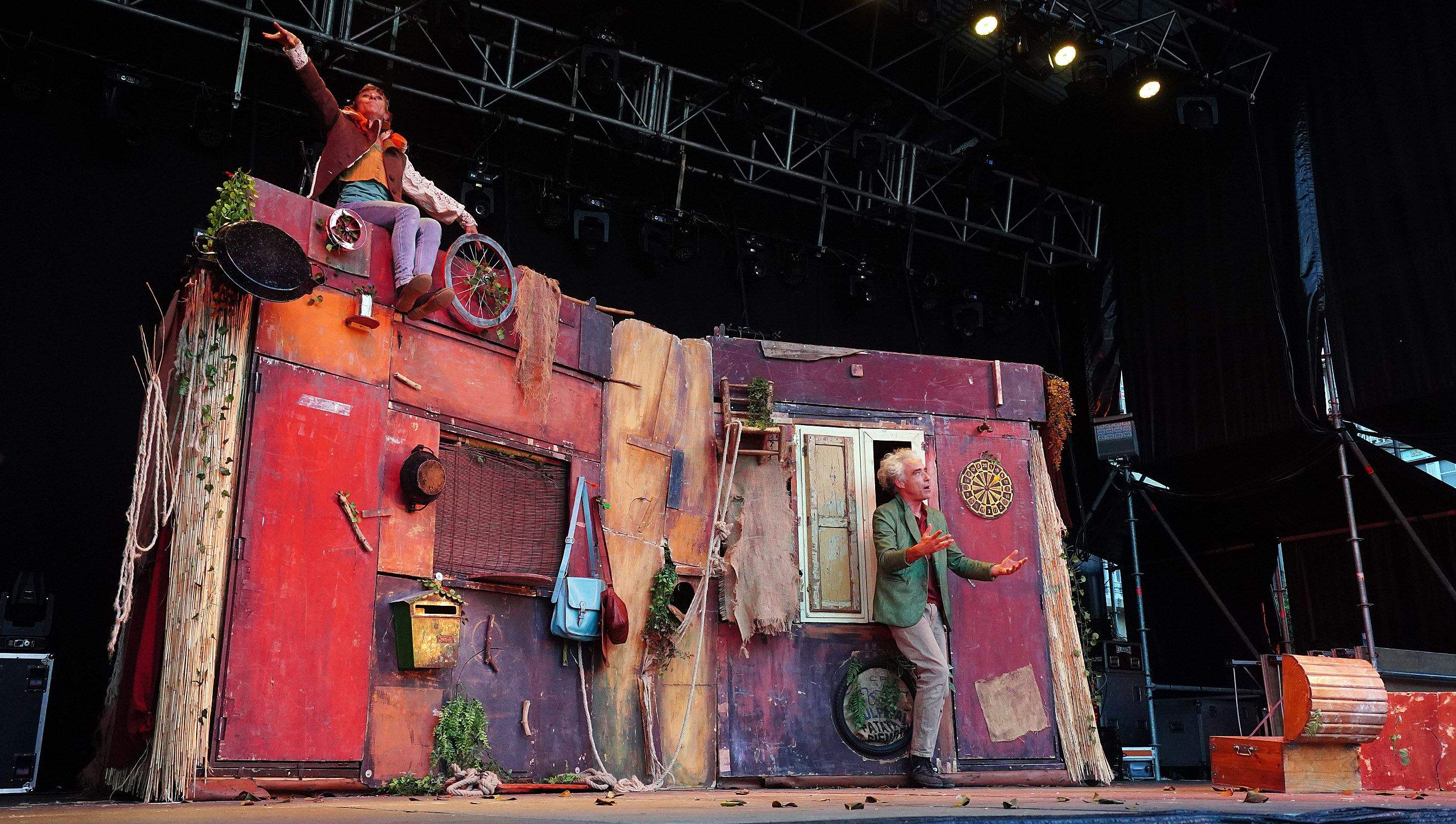 Circo en la Praza da Ferrería con Vol'e Temps