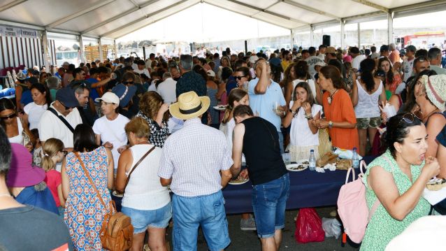 Sardiñada popular por el Día do Mariñeiro