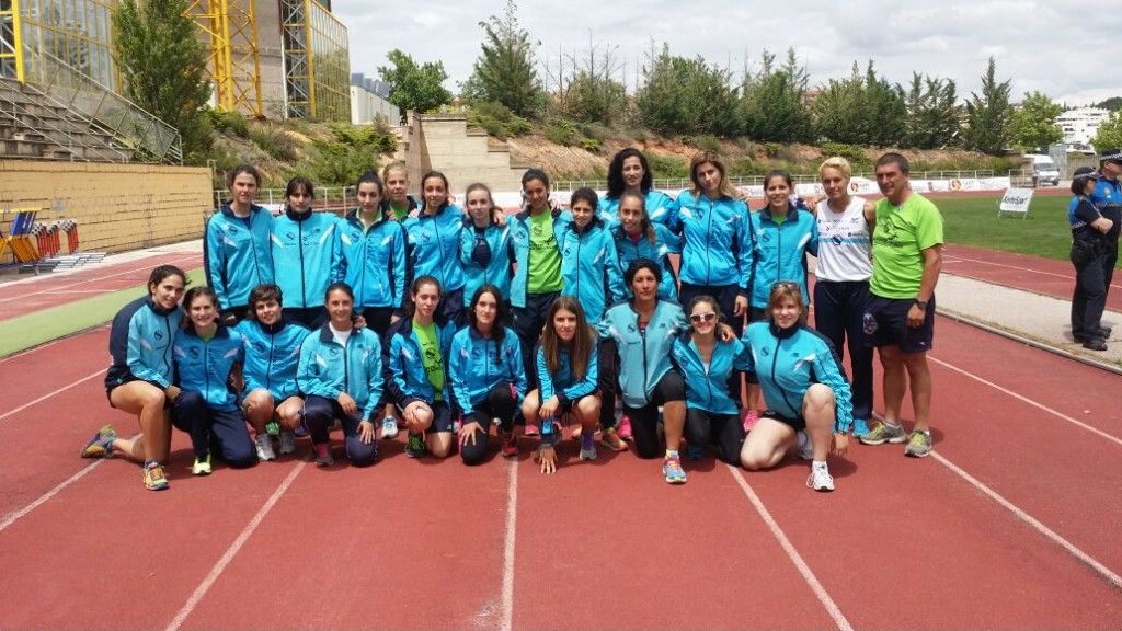 Equipo femenino de la Gimnástica en la Final de la Segunda División