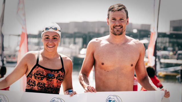 Hugo Ribeiro y María González, ganadores de la IV Volta a Nado Illa de Tambo Hugo Ribeiro y María González, ganadores de la IV Volta a Nado Illa de Tambo